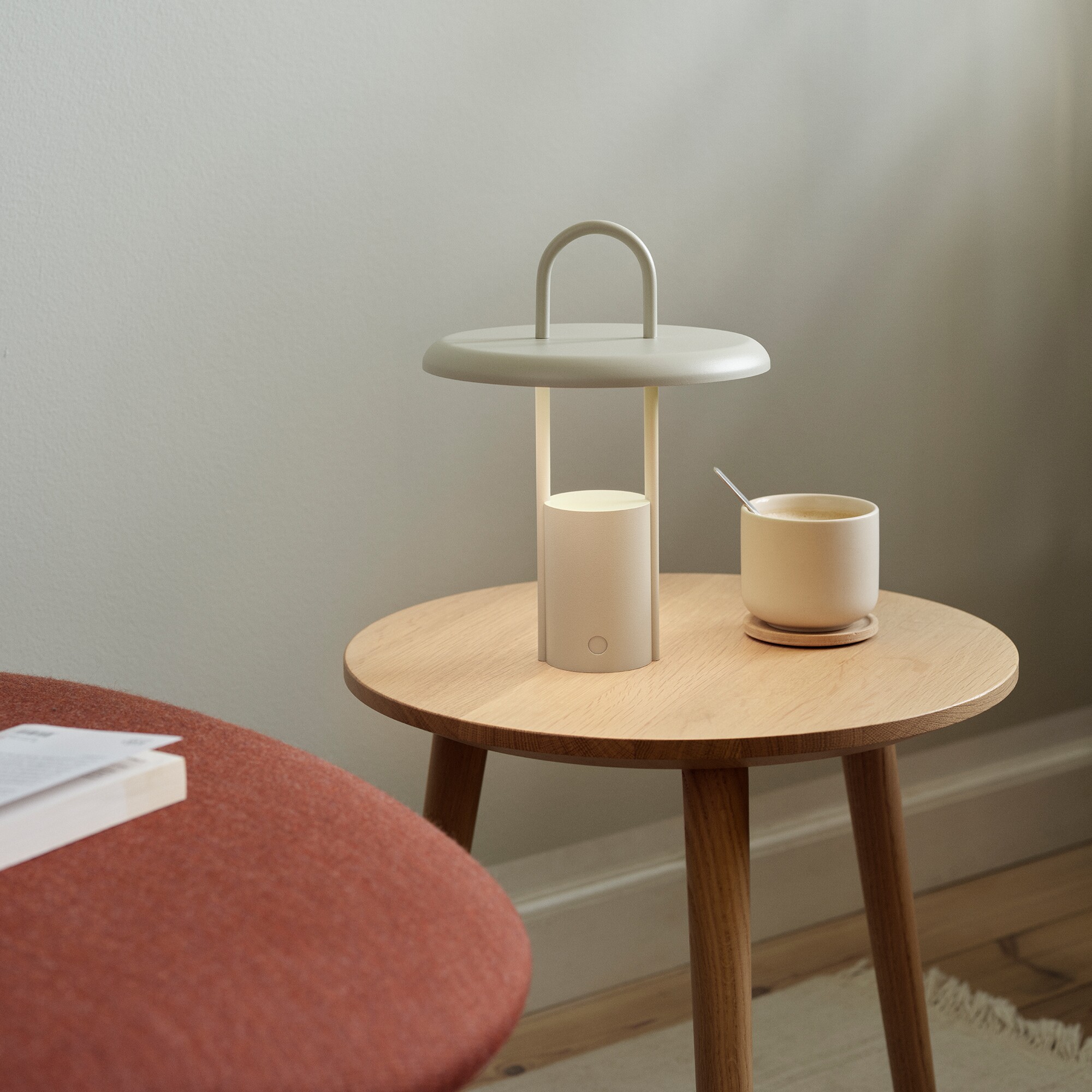 Pier LED Lamp with Battery