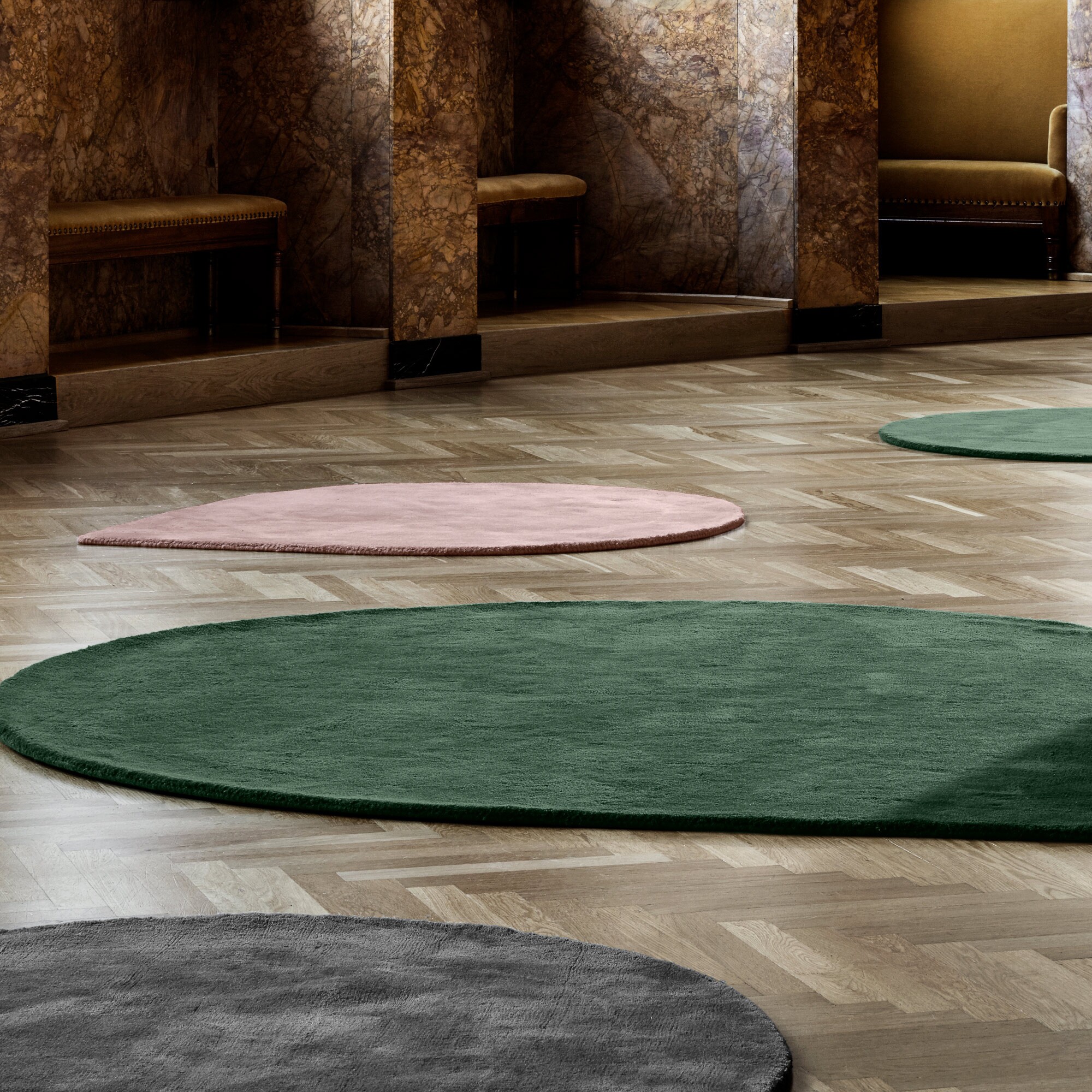 Stilla Rug 265x220cm