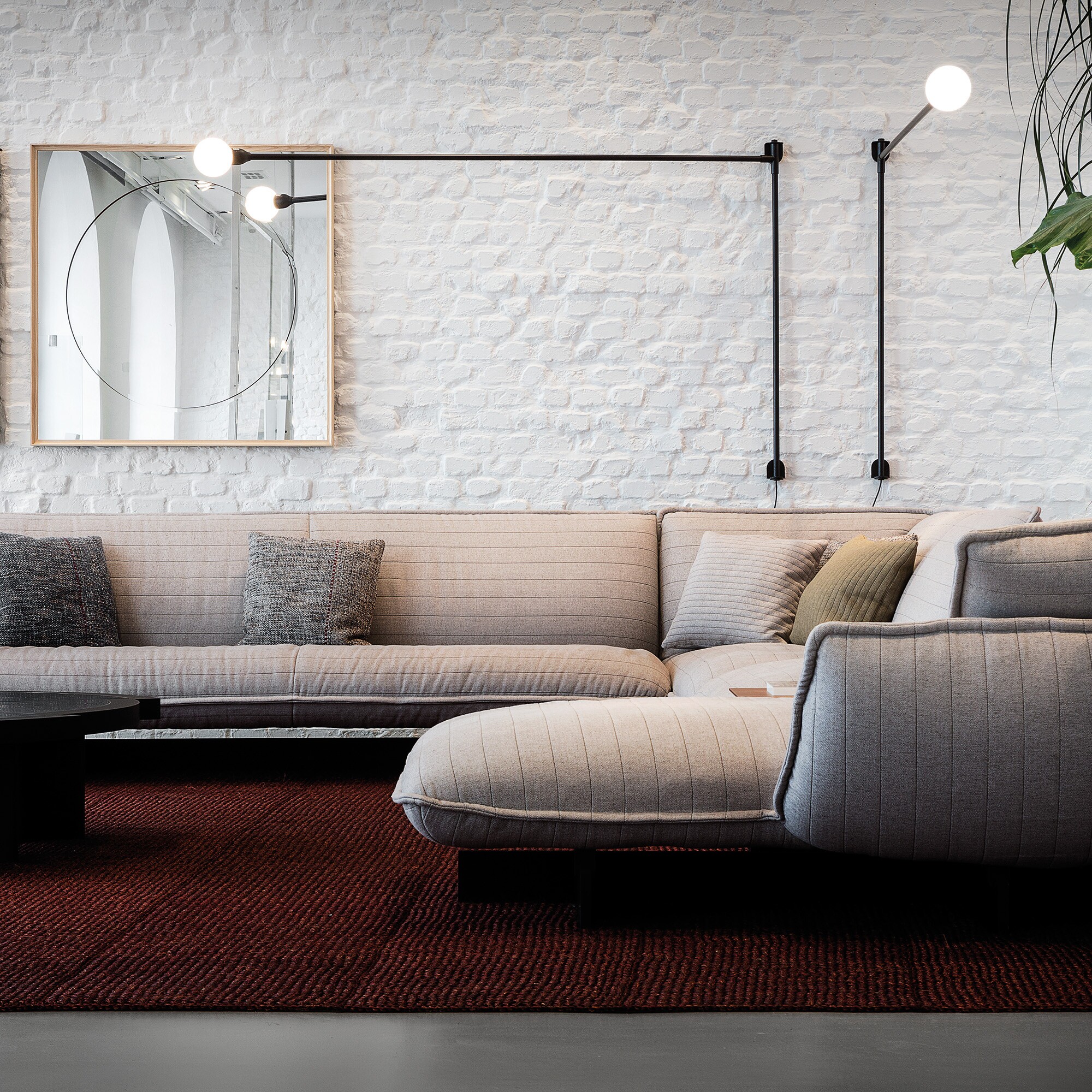 Potence Pivotante Wall Lamp