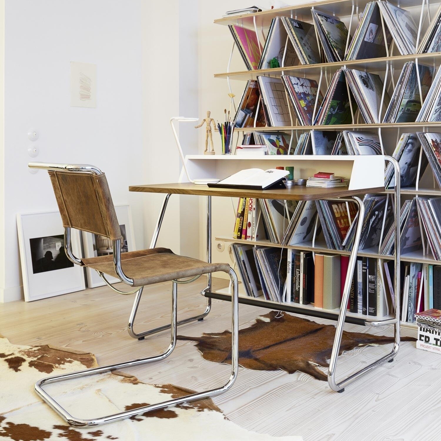 S 33 Pure Materials  Cantilever Chair buffalo leather