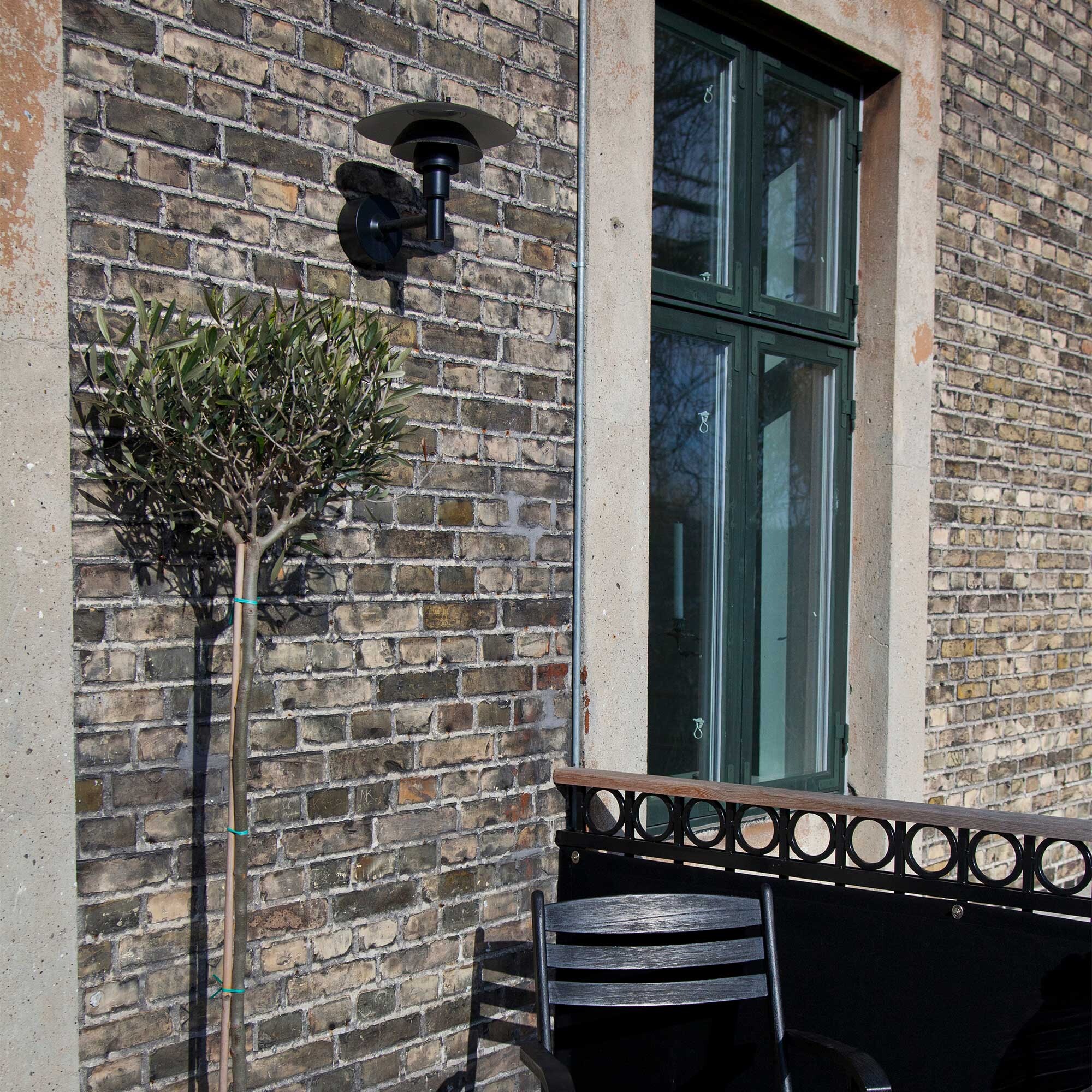 PH 3 - 2 1/2 Outdoor Wall Lamp