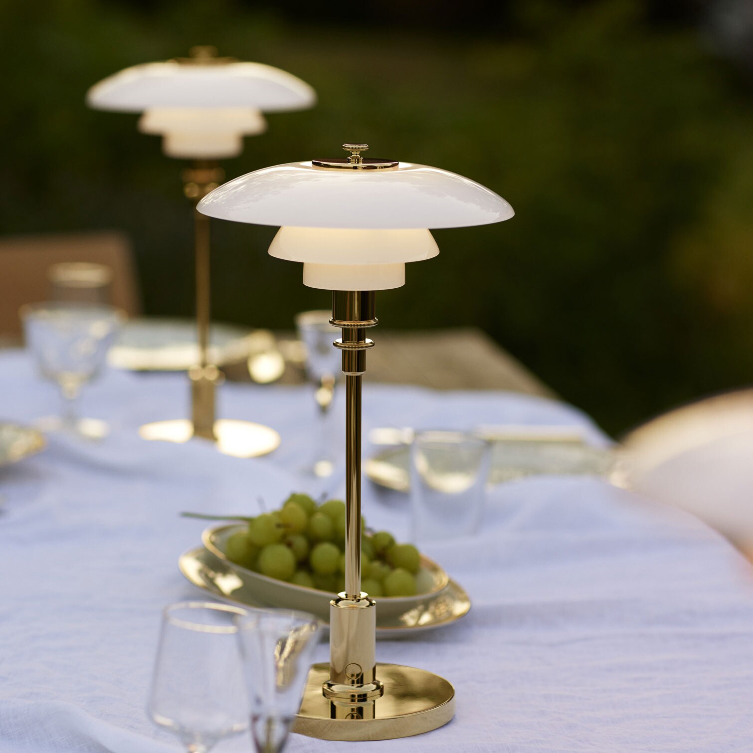 PH 2/1 Portable LED Table Lamp with Battery