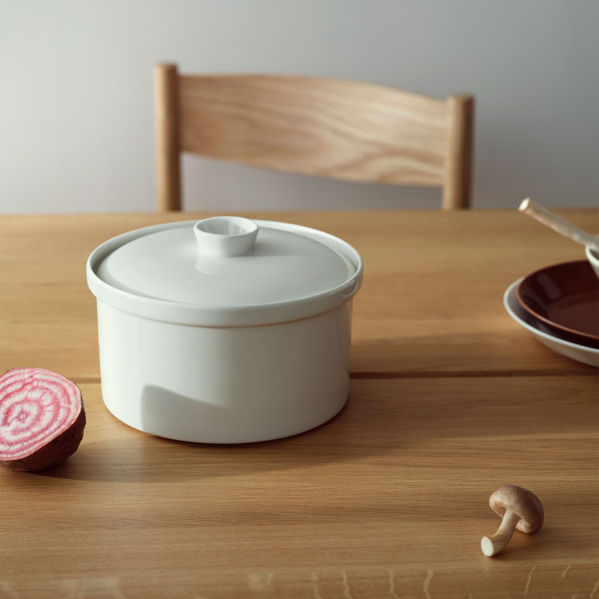 Teema Pot with Lid 2.3l