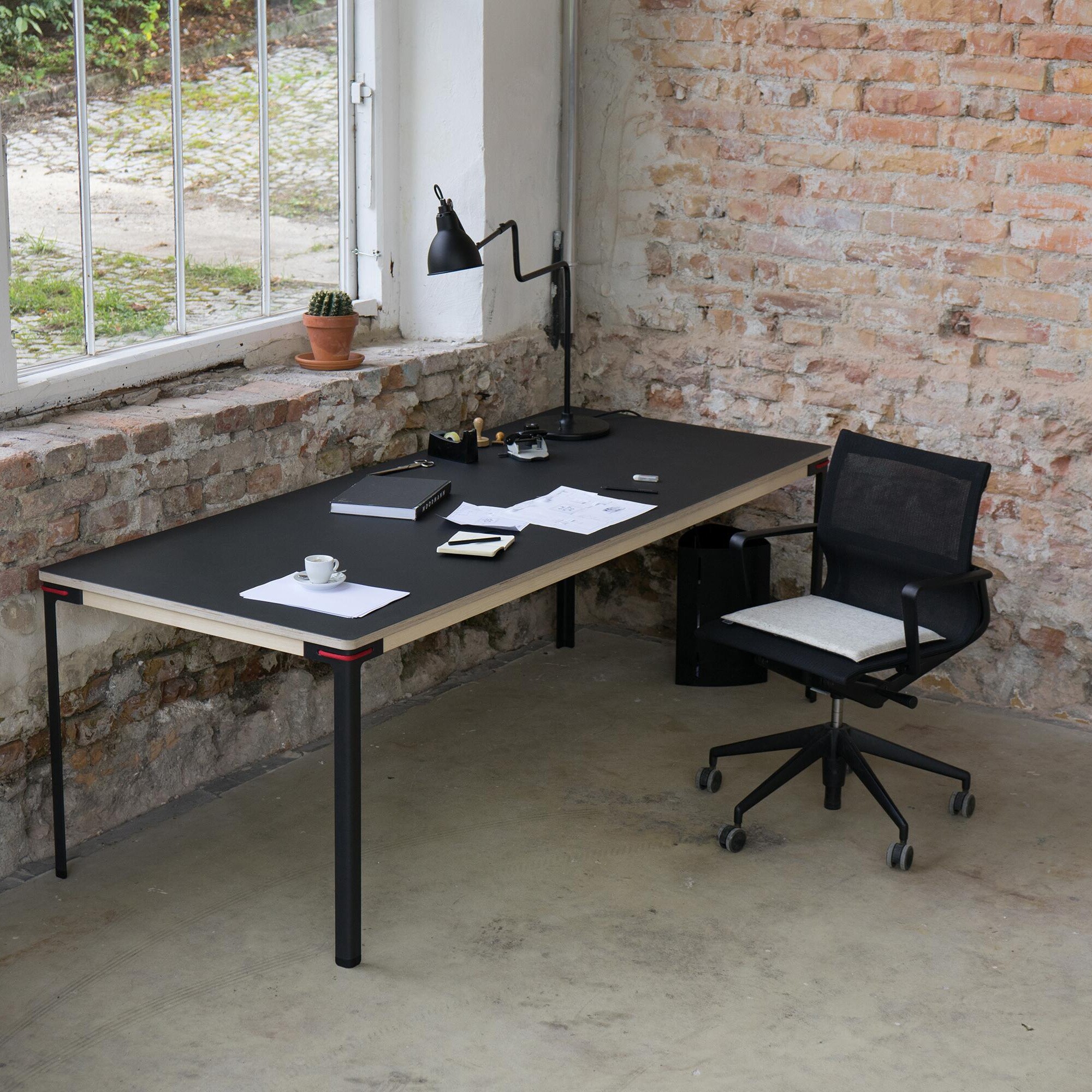 Seiltänzer Table Rectangular