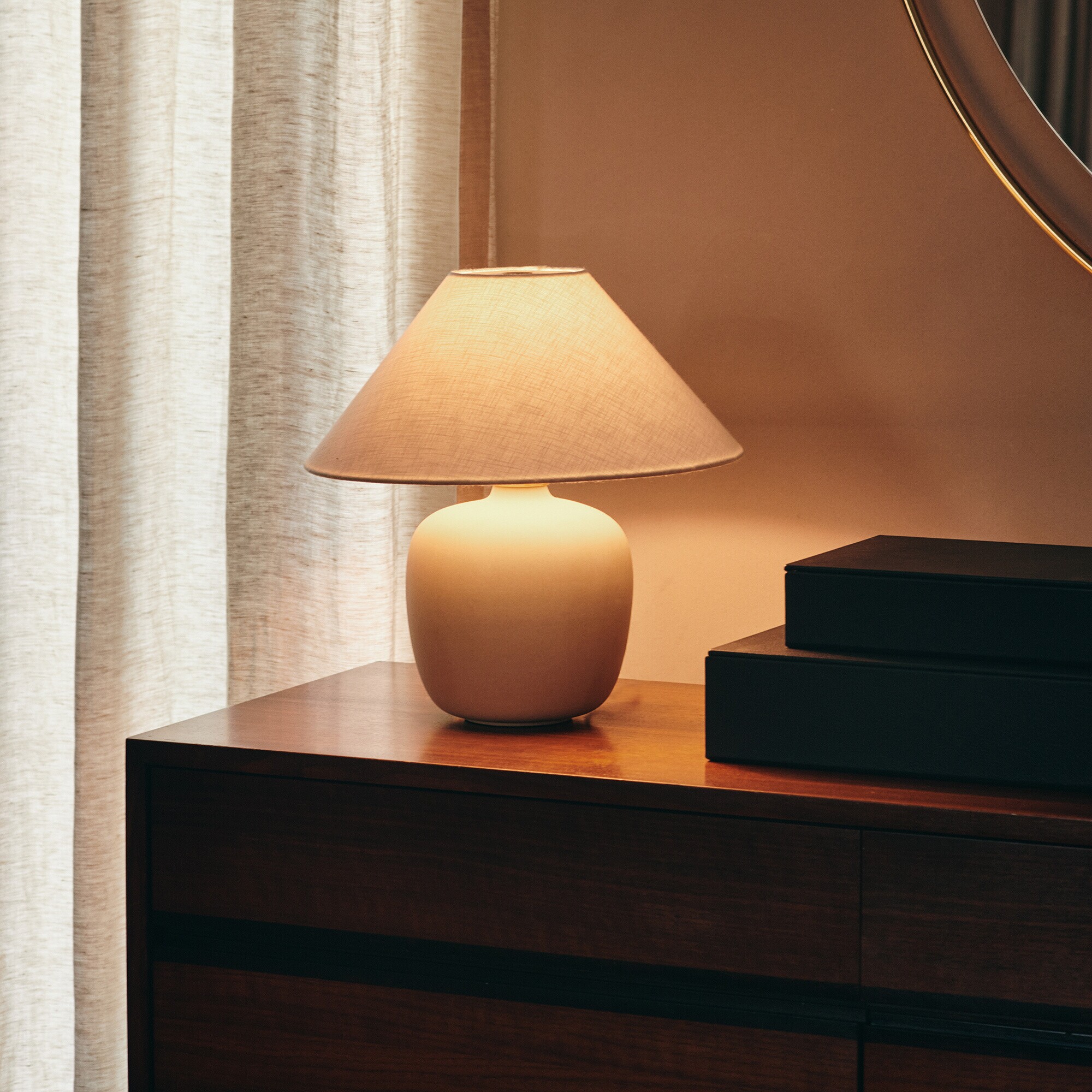 Torso 37 Table Lamp