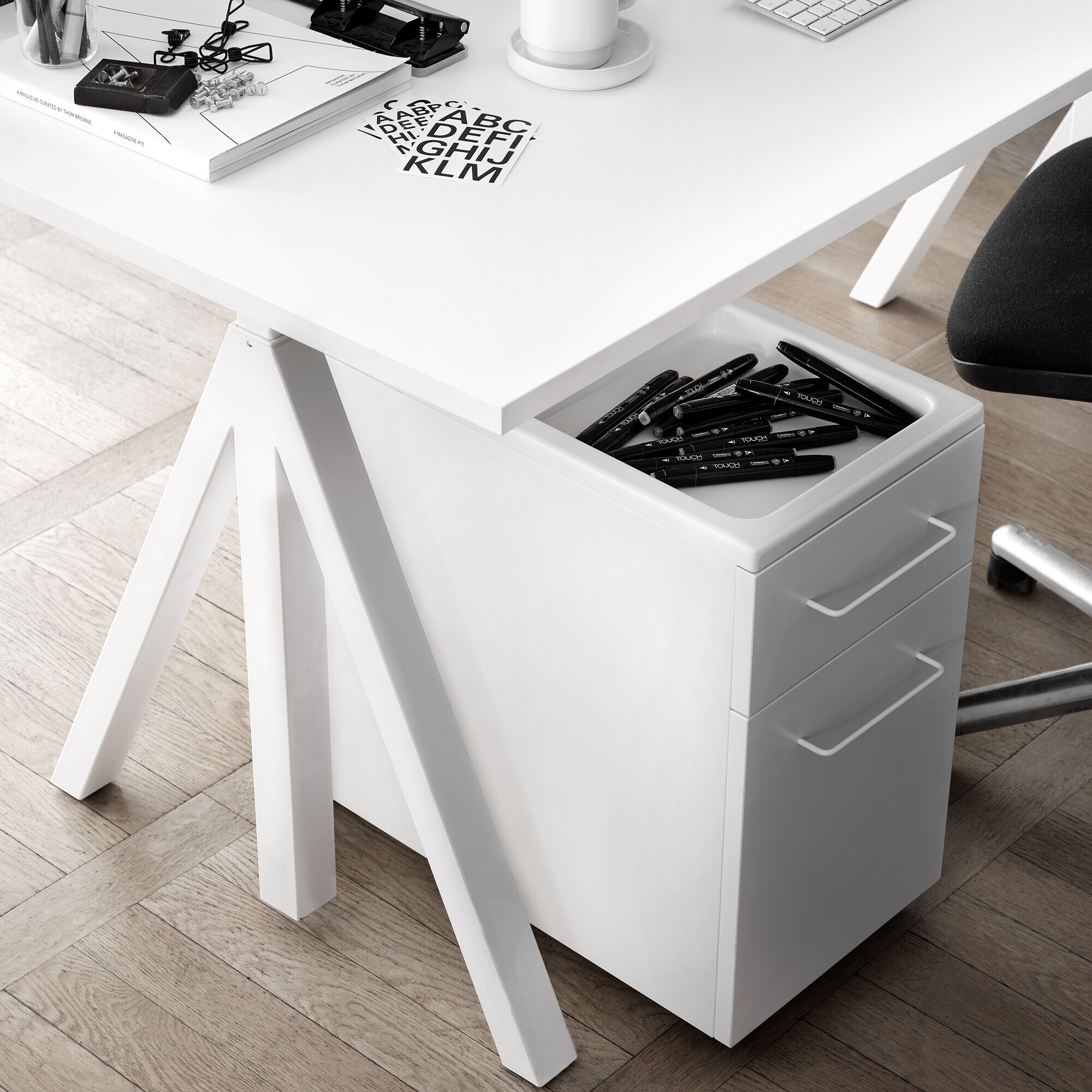 String Works Desk Height Adjustable White Frame