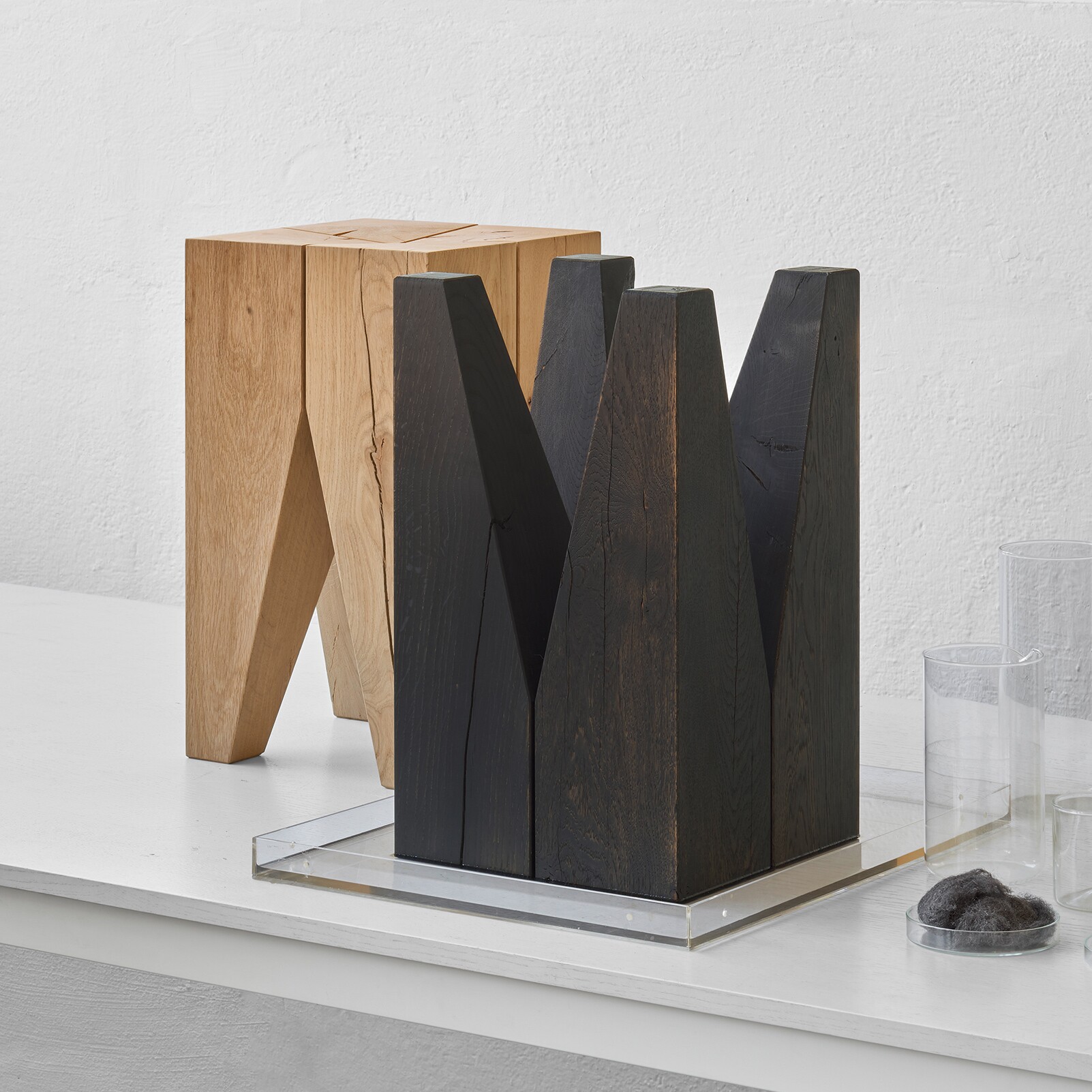 ST04 Backenzahn Stool