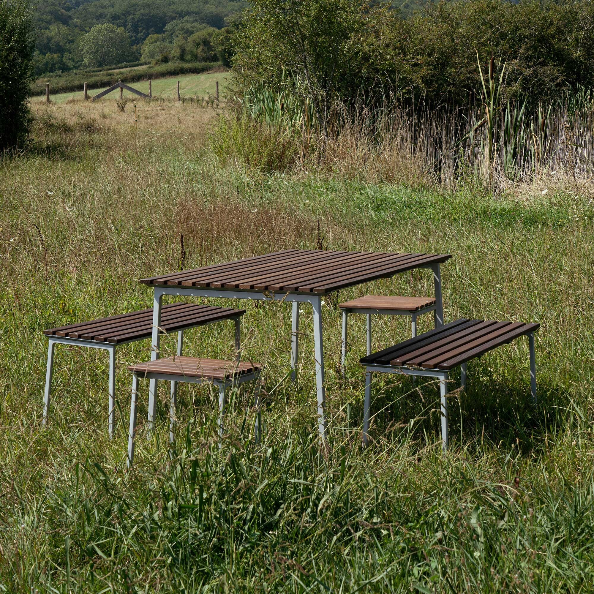 Traverse Outdoor Table 140x83cm
