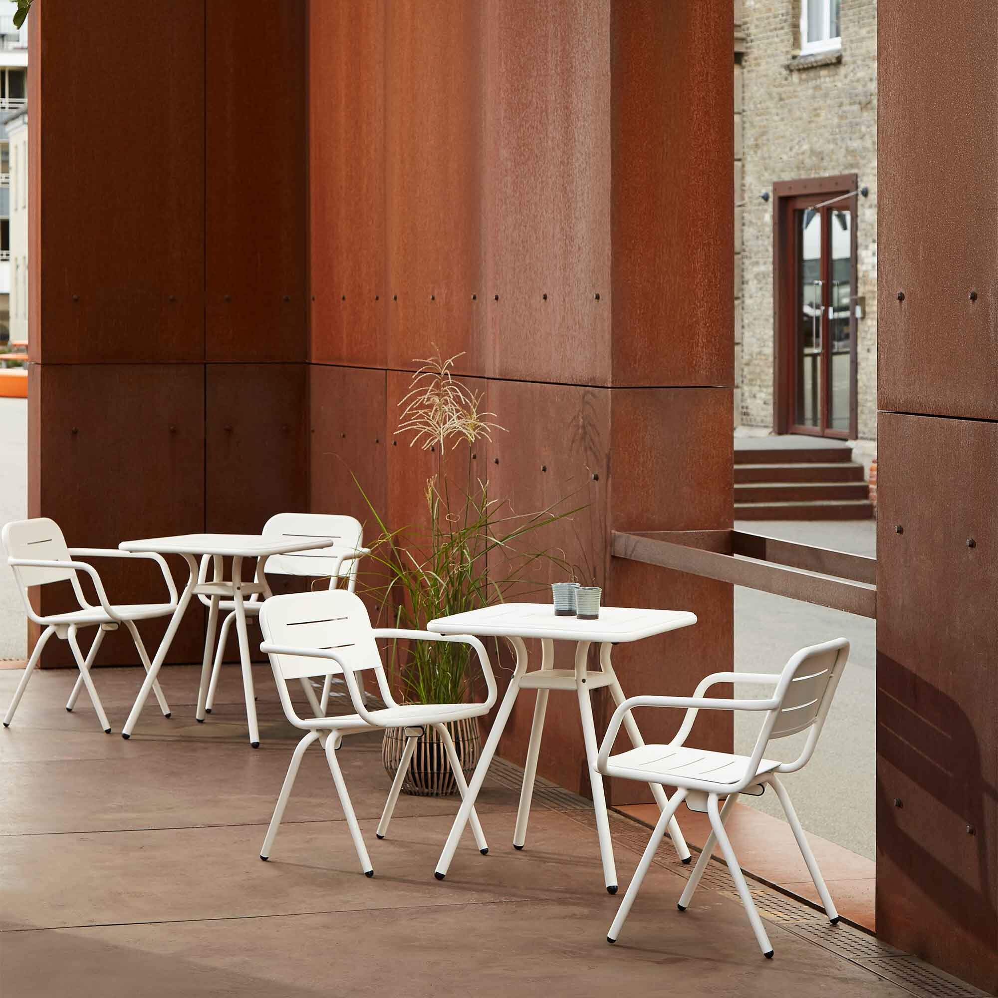 Ray Outdoor Table Square