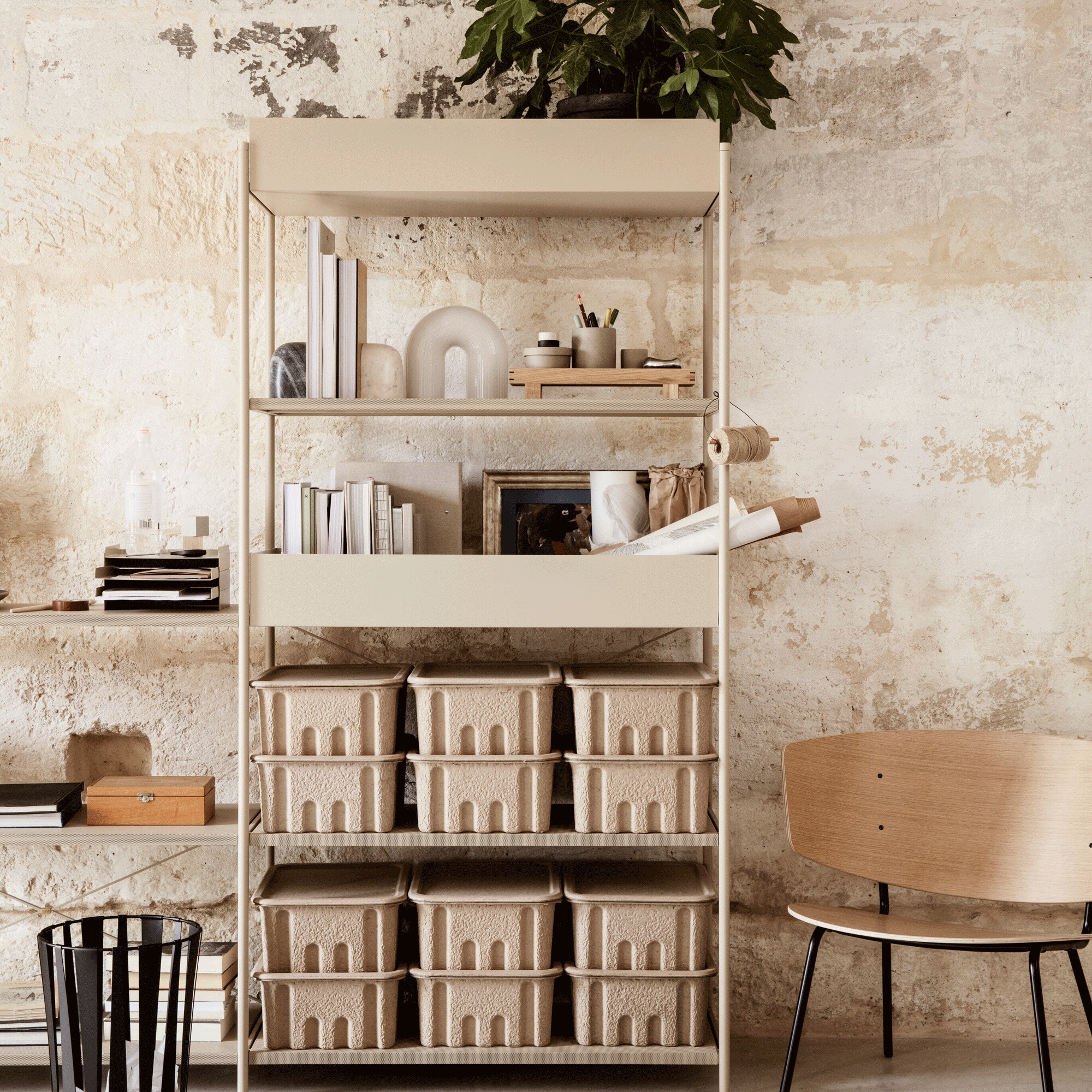 Vuelta LED Table Lamp