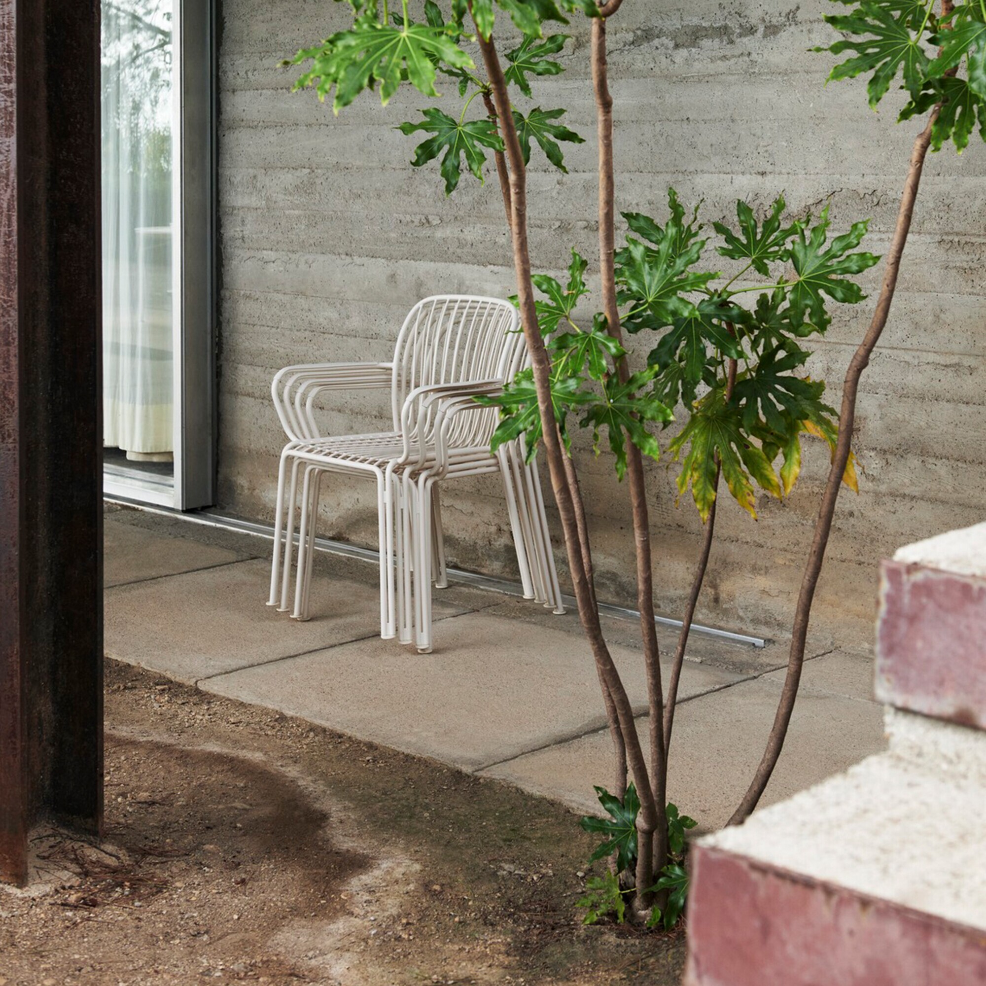 Thorvald SC95 Outdoor Armchair