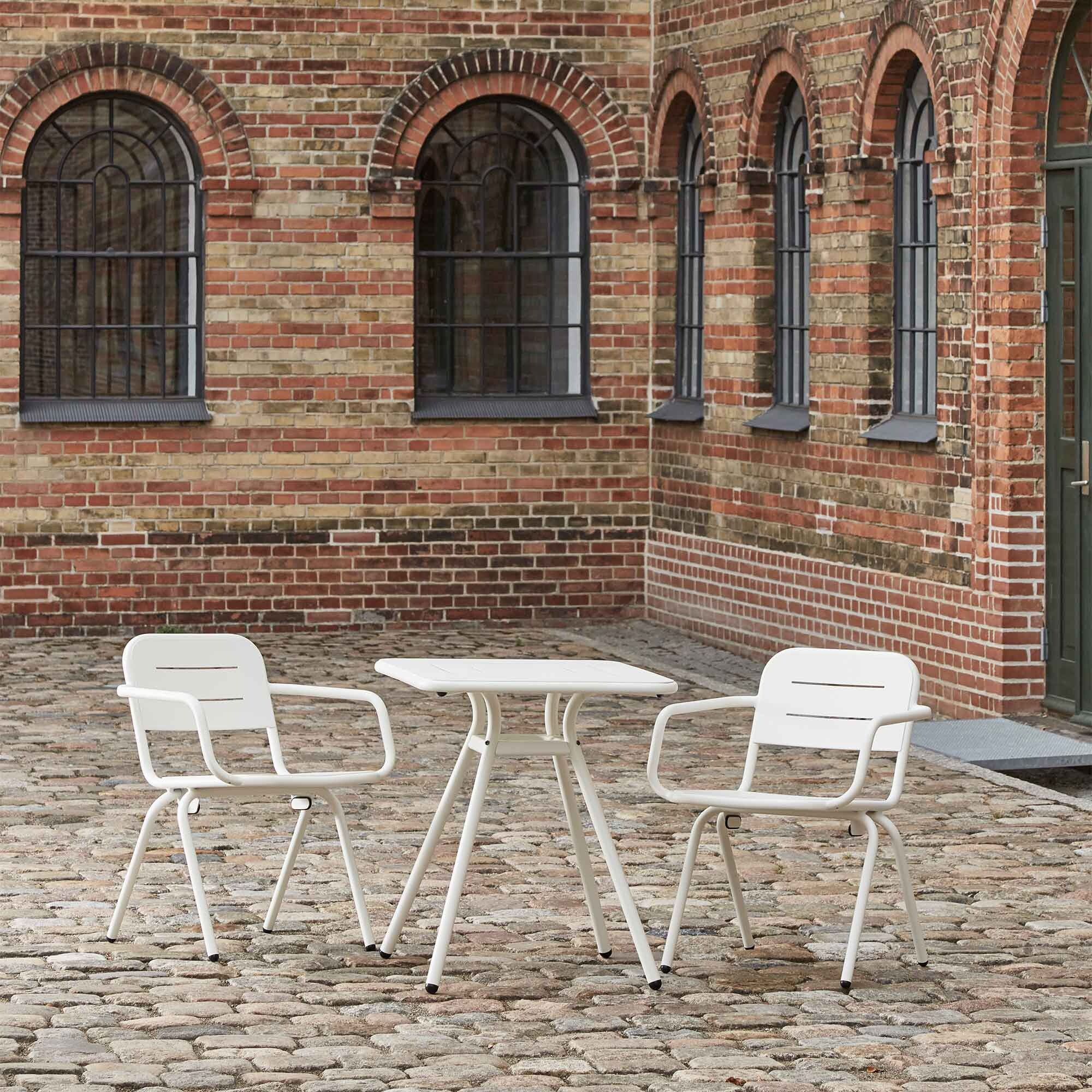 Ray Outdoor Table Square