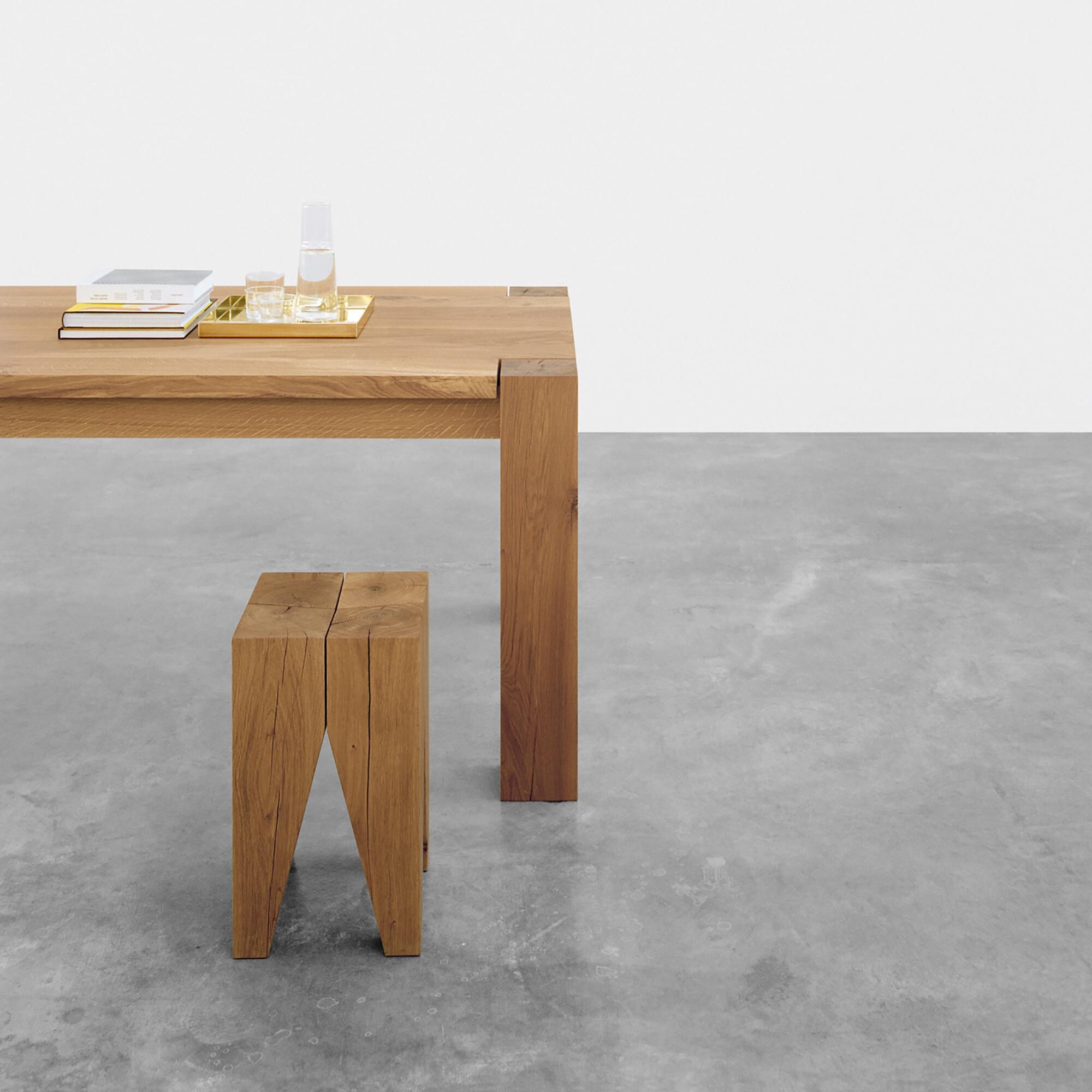 ST04 Backenzahn Stool