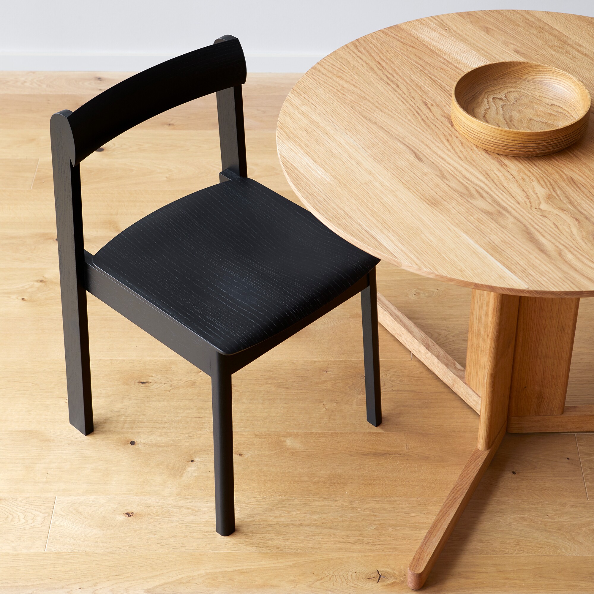 Trefoil Table Ø75cm