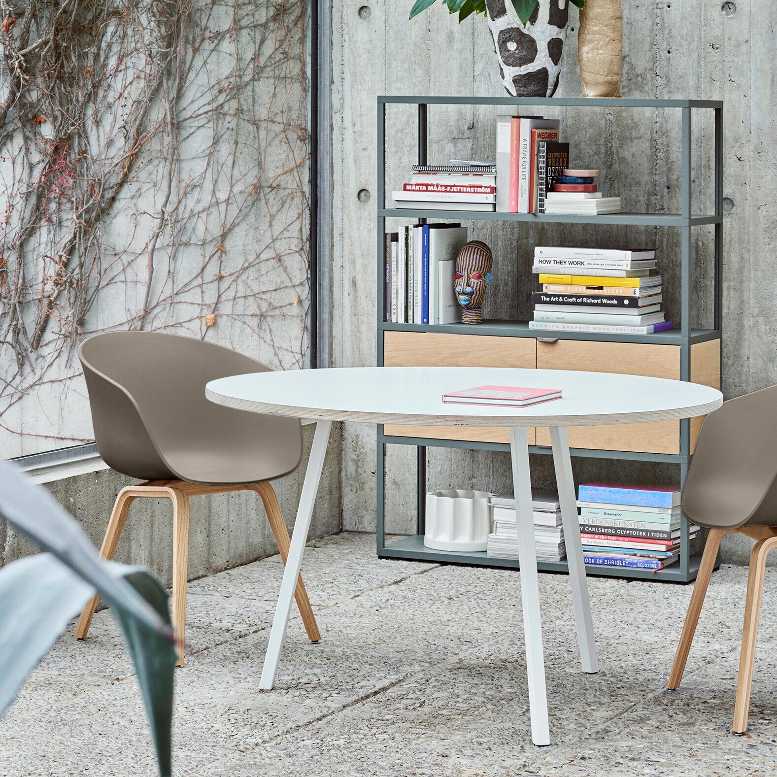 Loop Stand Dining Table Ø 105 cm