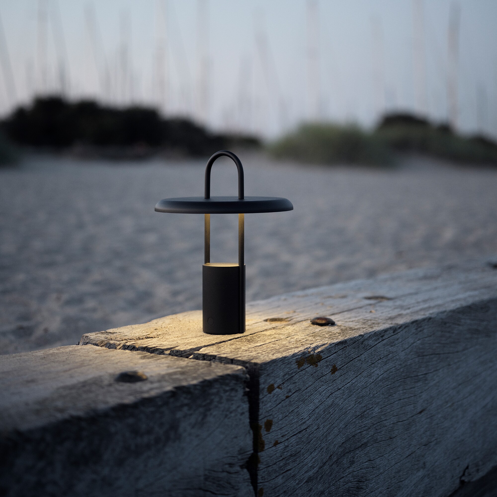 Pier LED Lamp with Battery