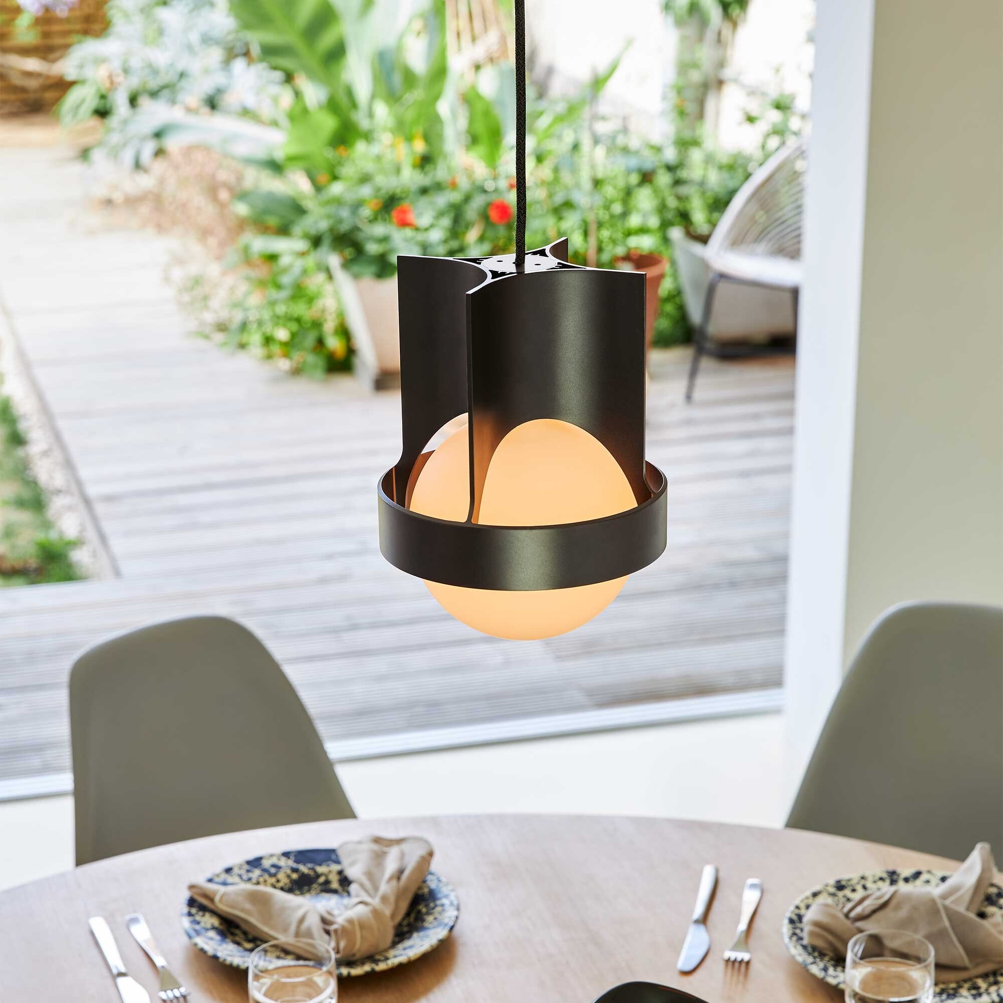 Loop Suspension Lamp L + Sphere IV