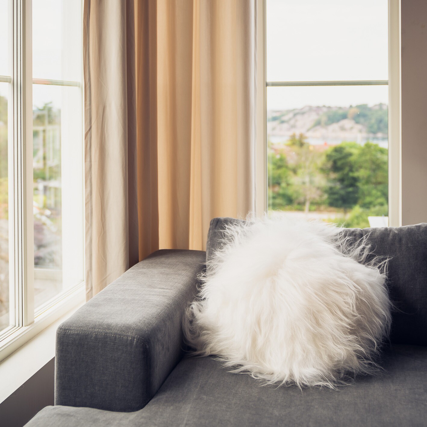 Sheepskin Wild Cushion 35x35cm