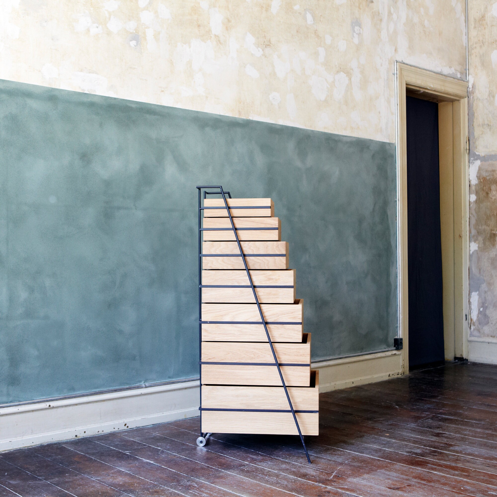 Sutoa storage cabinet / box