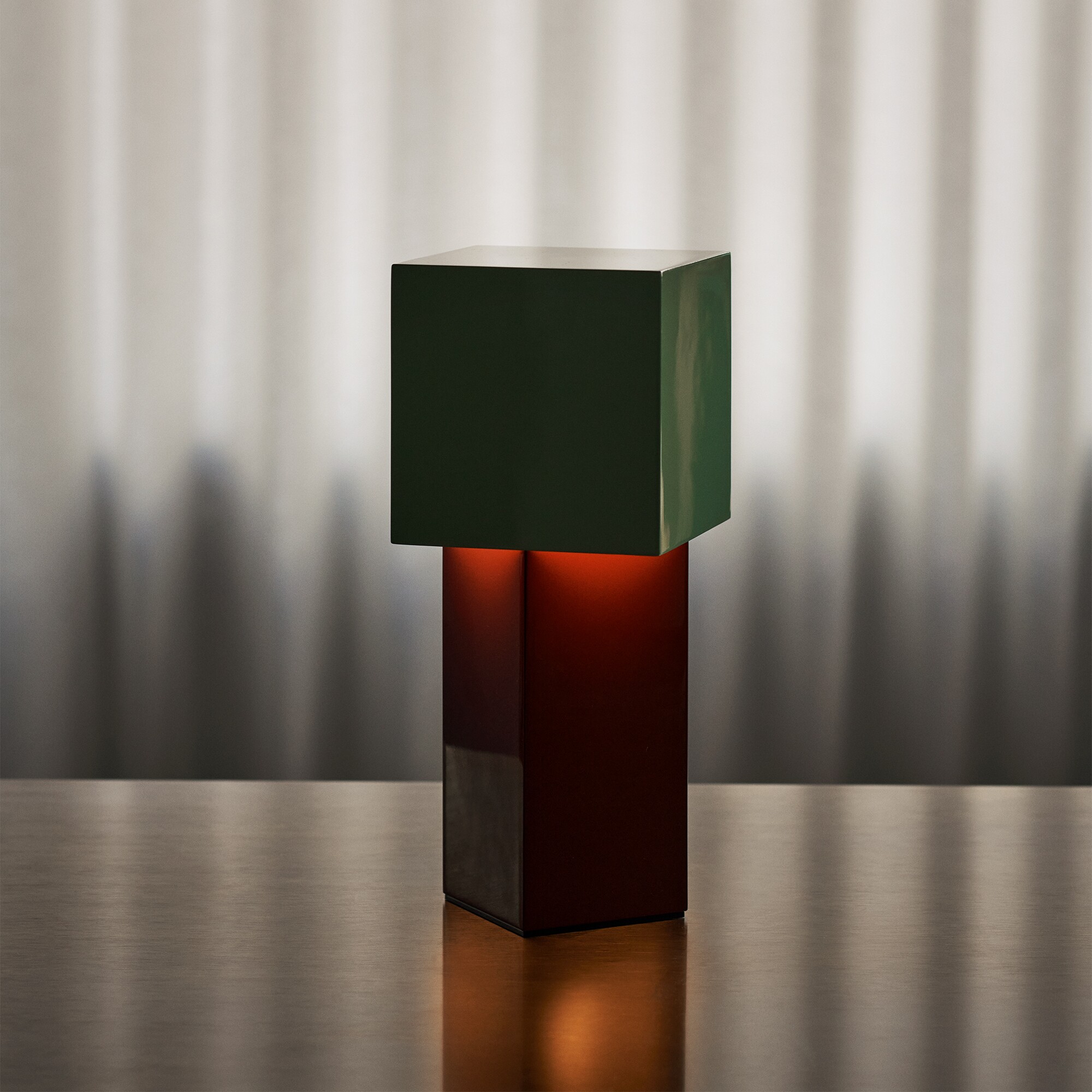 Pivot Portable ATD7 Lamp with Battery