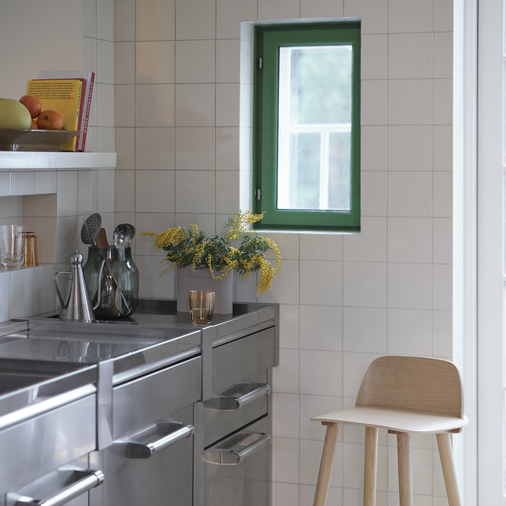 Ridge Vase Glass H 16.5cm