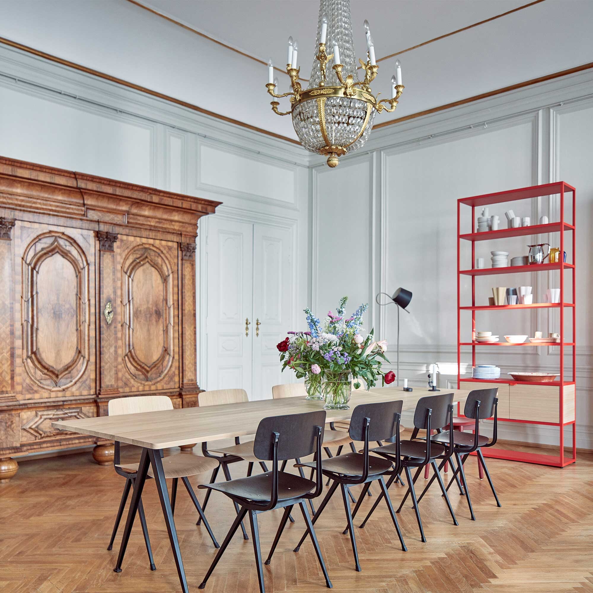 Pyramid 02 Table Black Base 250x85cm