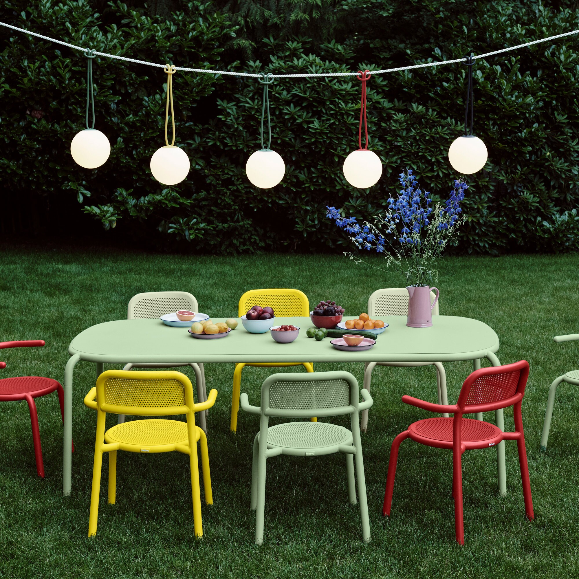 Toní Garden Table + Garden Armchair