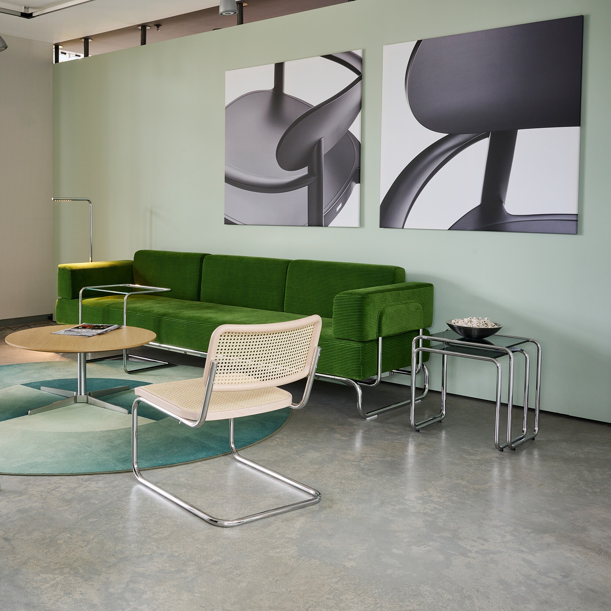 S 32 VL Cantilever Lounge Chair Chromed Frame