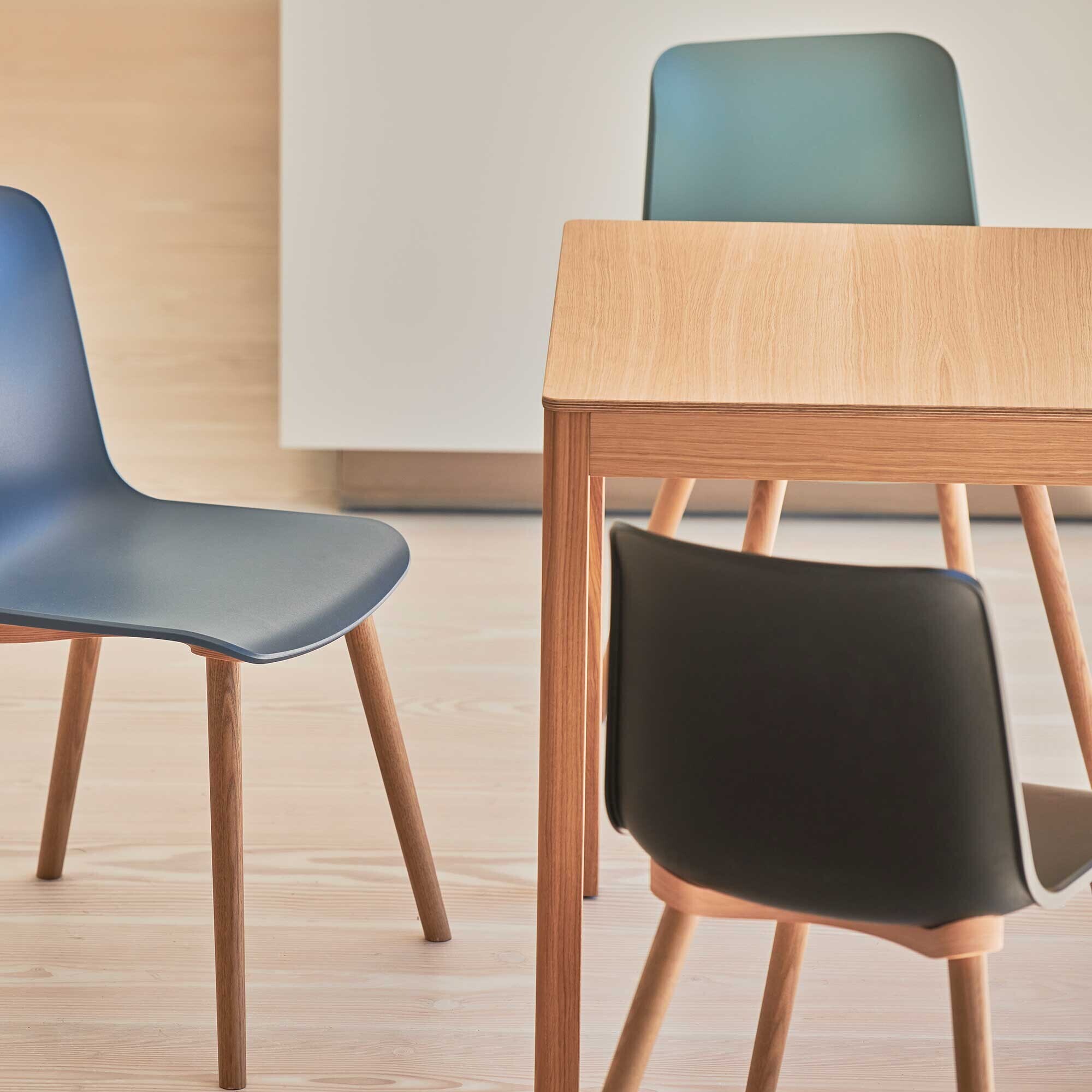 Schäl Table 70x70cm