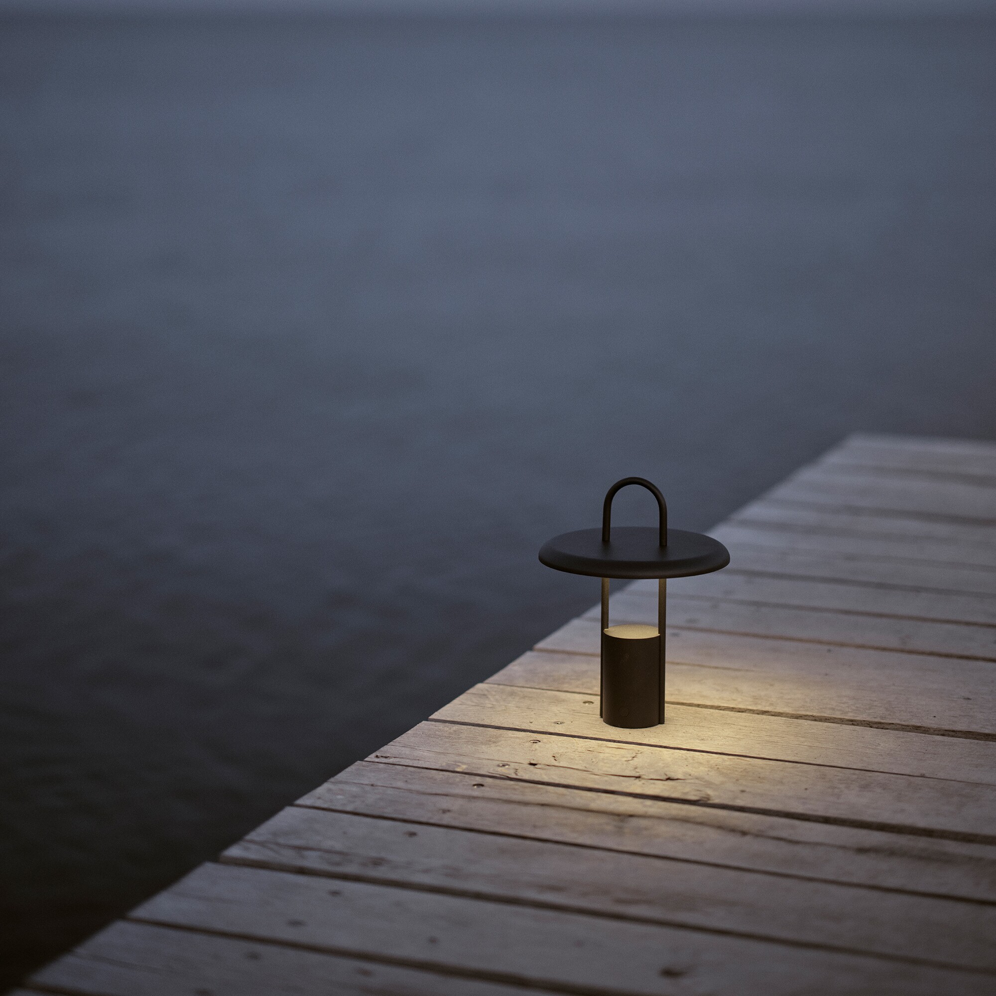 Pier LED Lamp with Battery