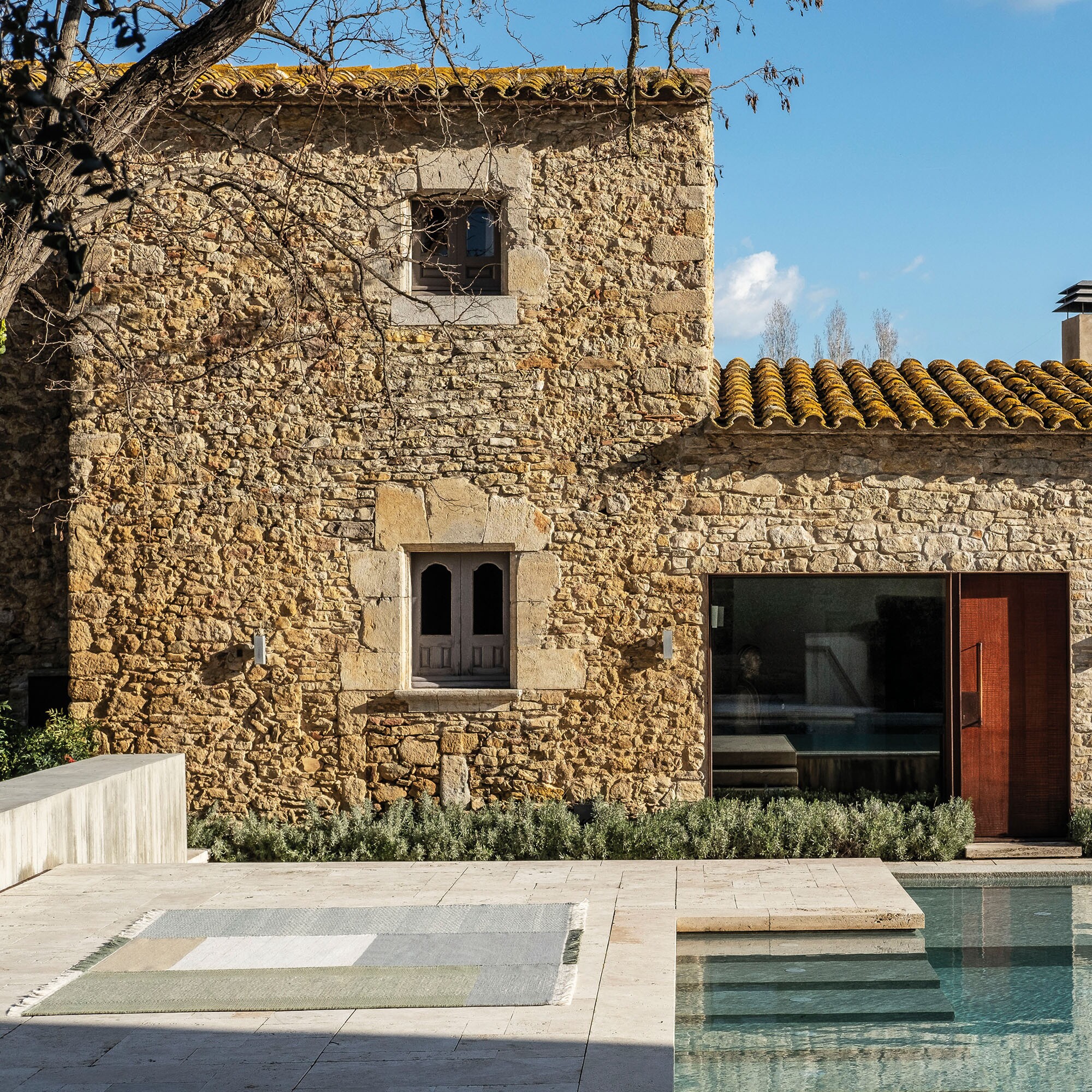 Tres Outdoor Rug 200x300cm