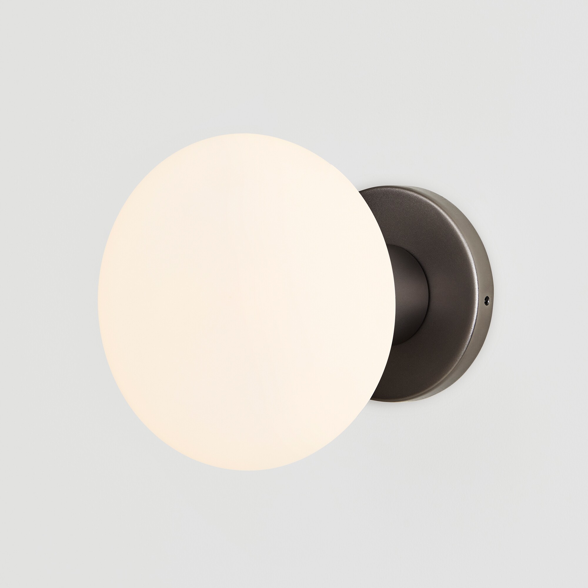 Lochan Wall Lamp