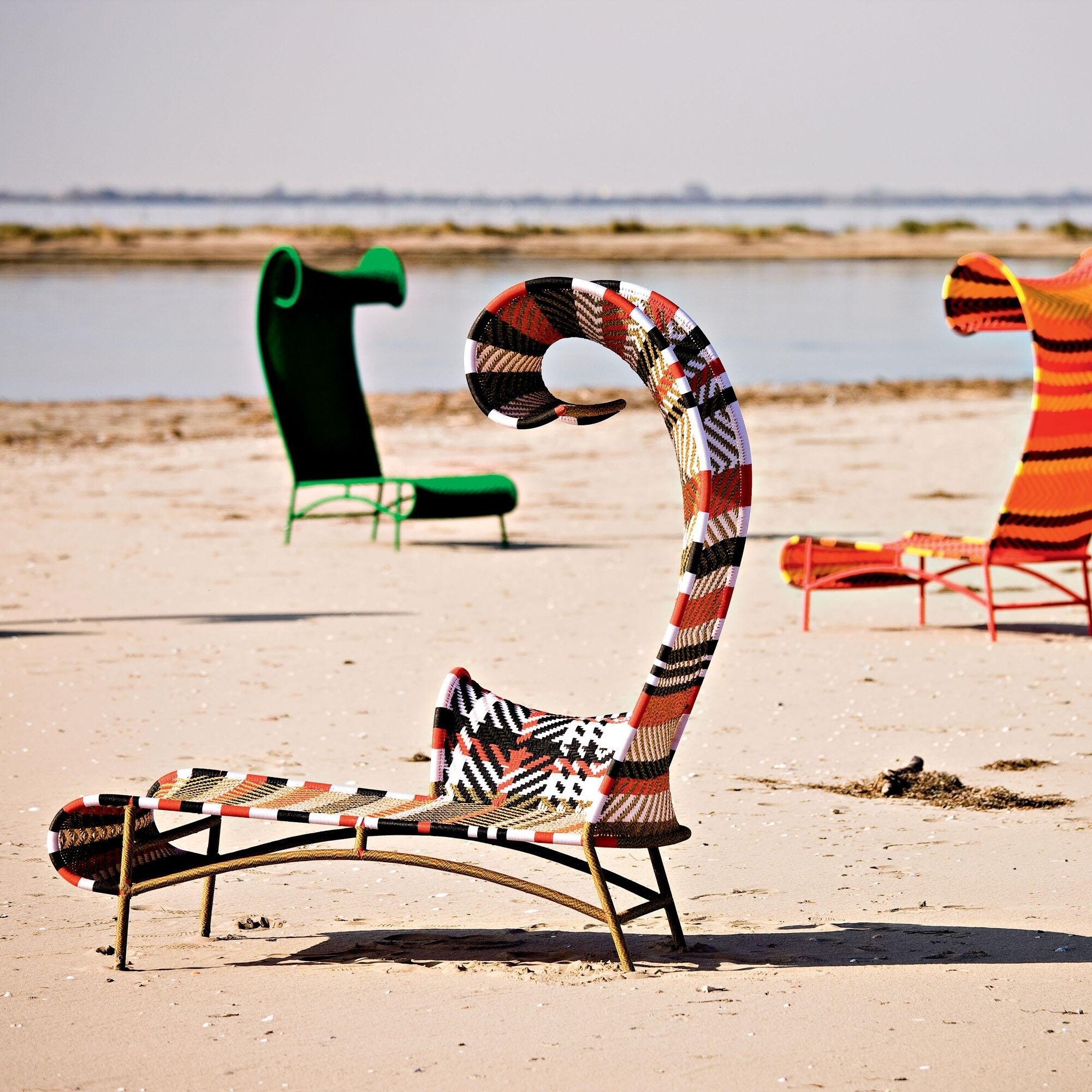 Shadowy Chaise Longue