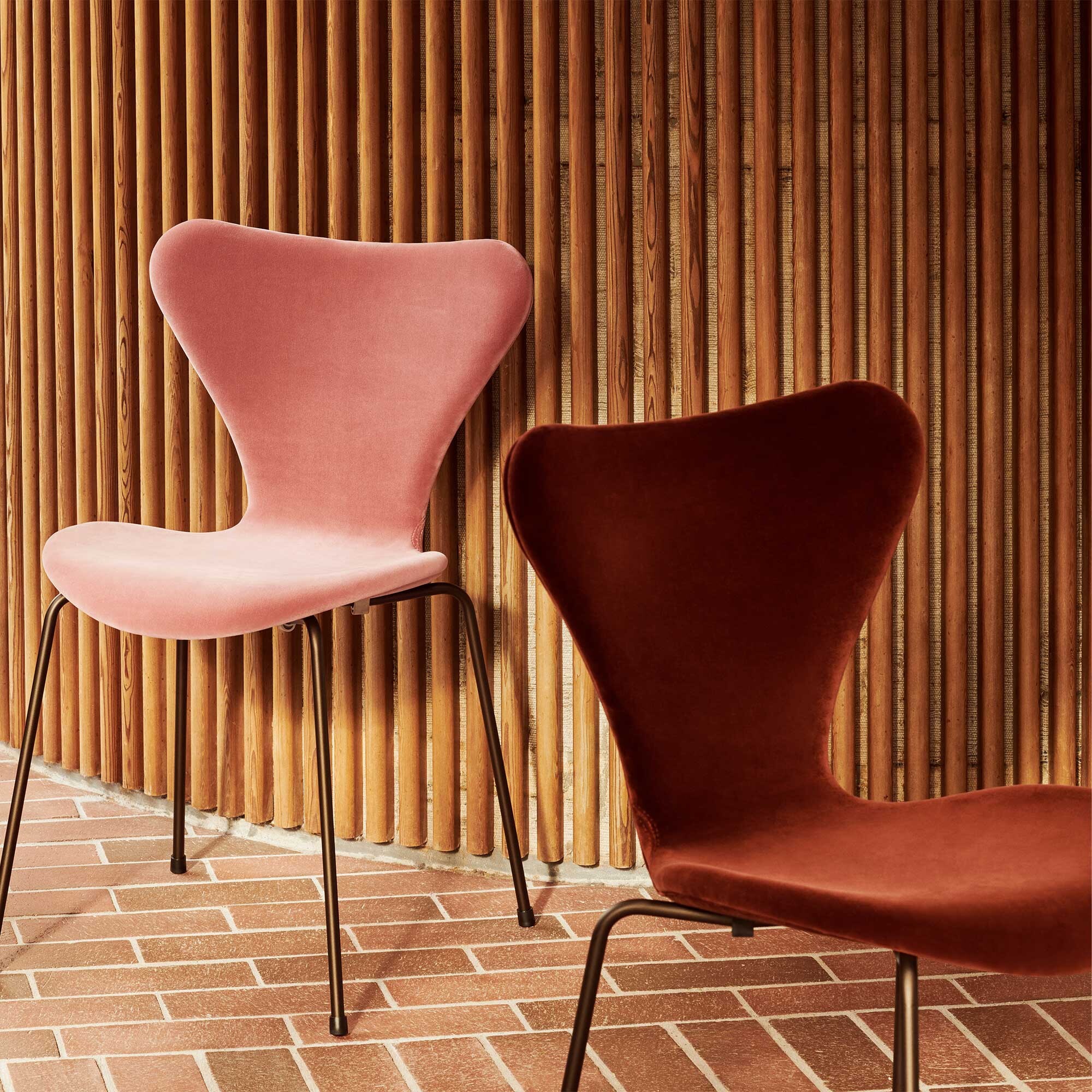 Serie 7™ Chair Velvet