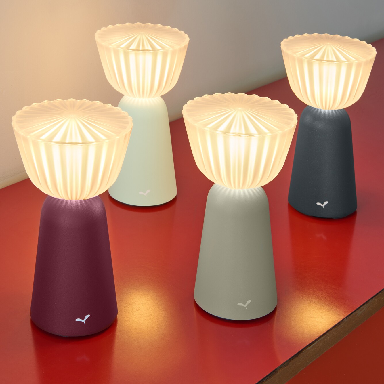 Swing LED Rechargeable Lamp