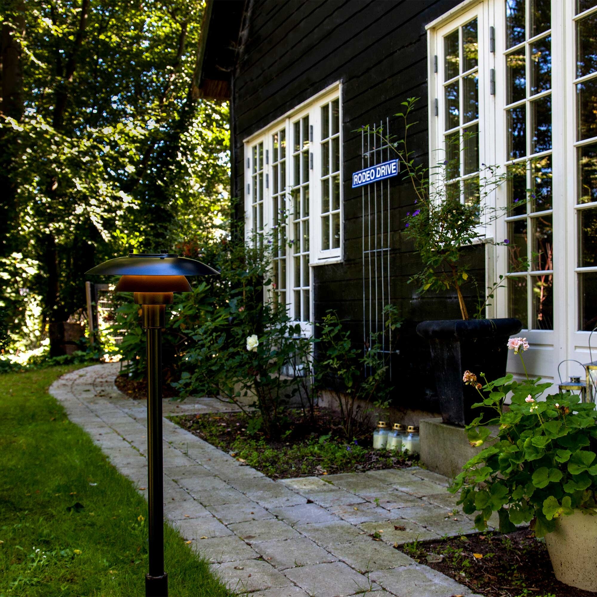 PH 3-2½ Bollard Light