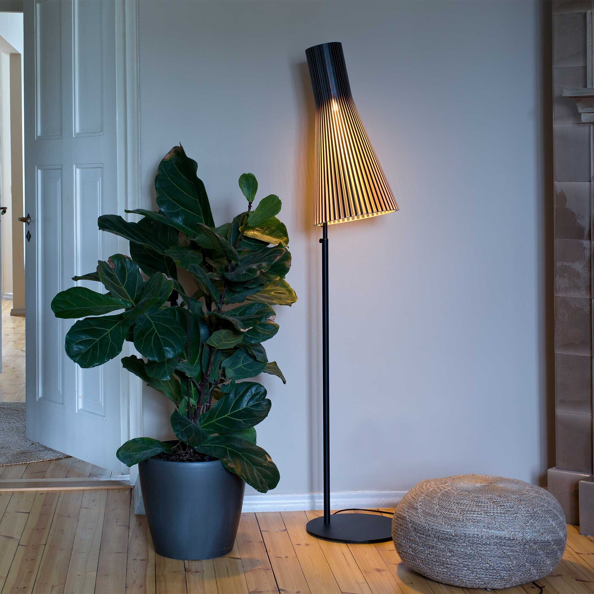 Secto 4210 Floor Lamp