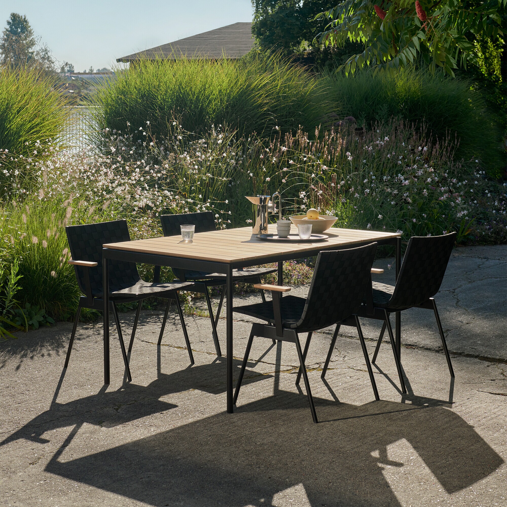 Ville AV25 Garden Table S