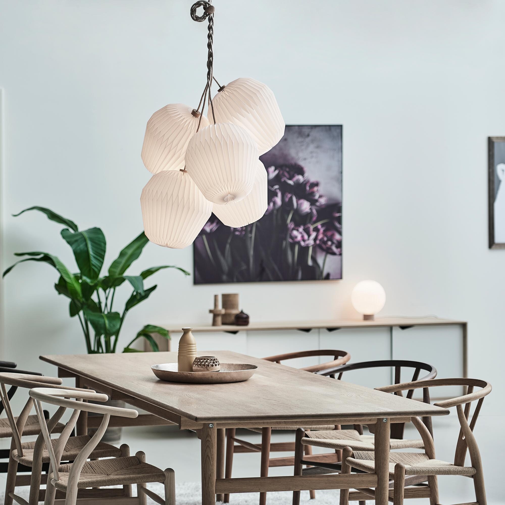 The Bouquet Suspension Lamp with 5 Lampshades