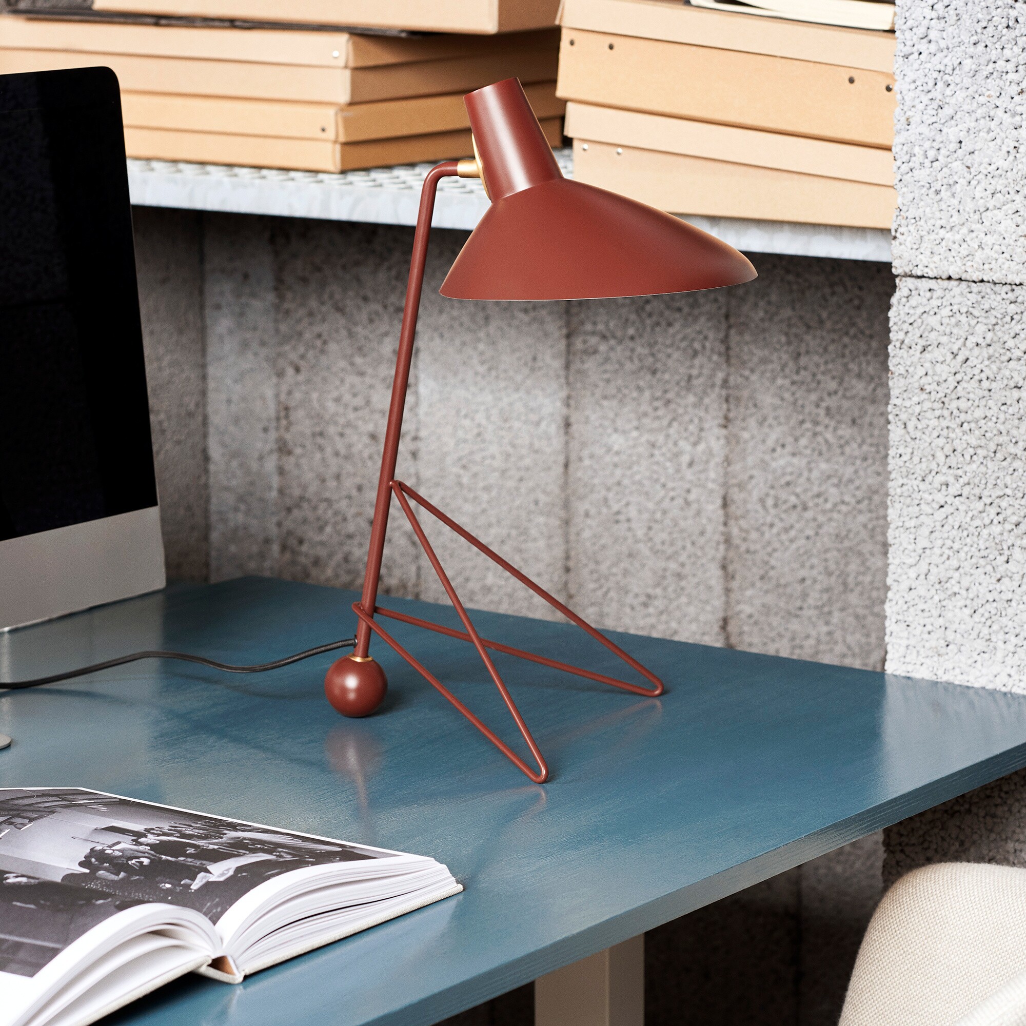 Tripod HM9 Table Lamp