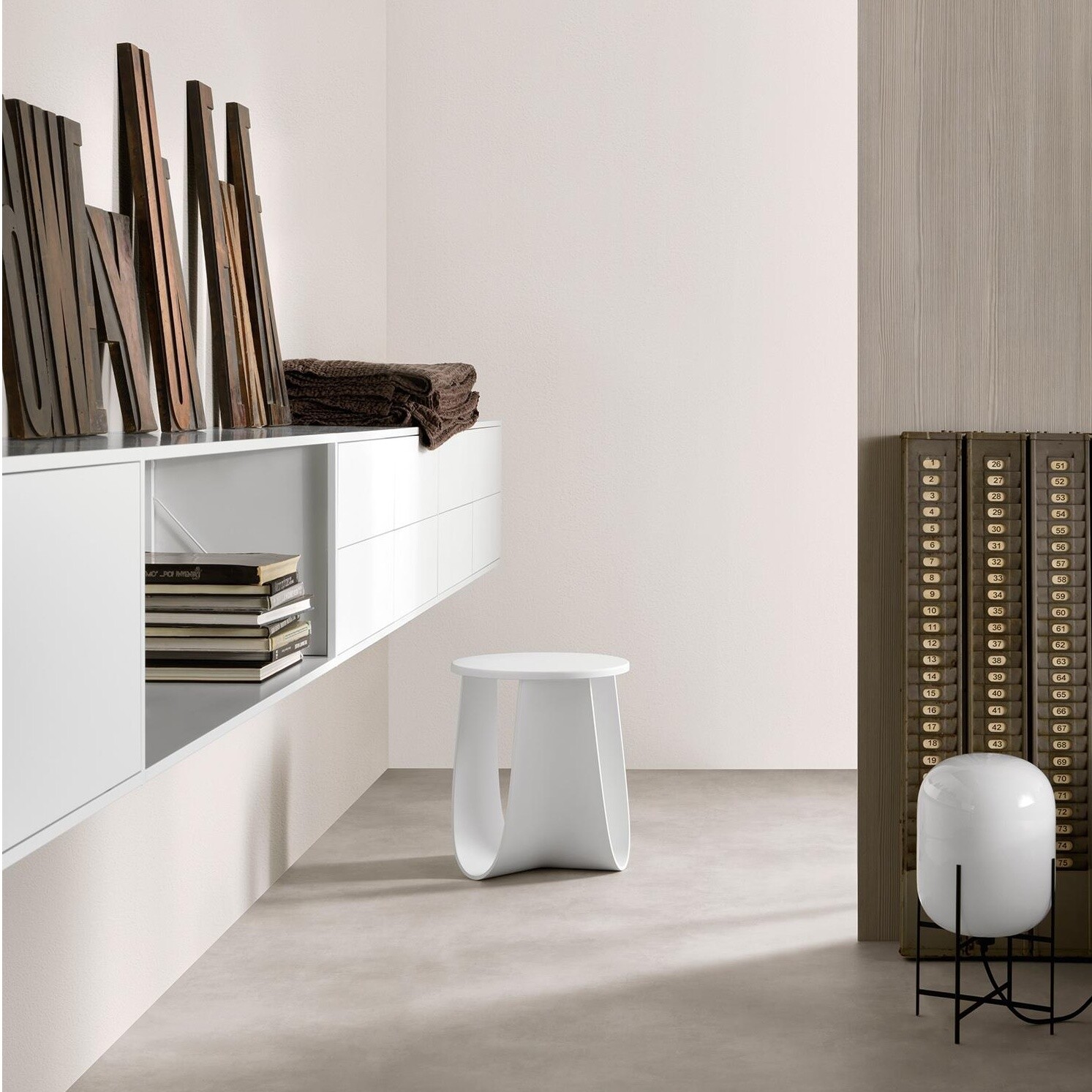 Sag Stool/Side Table