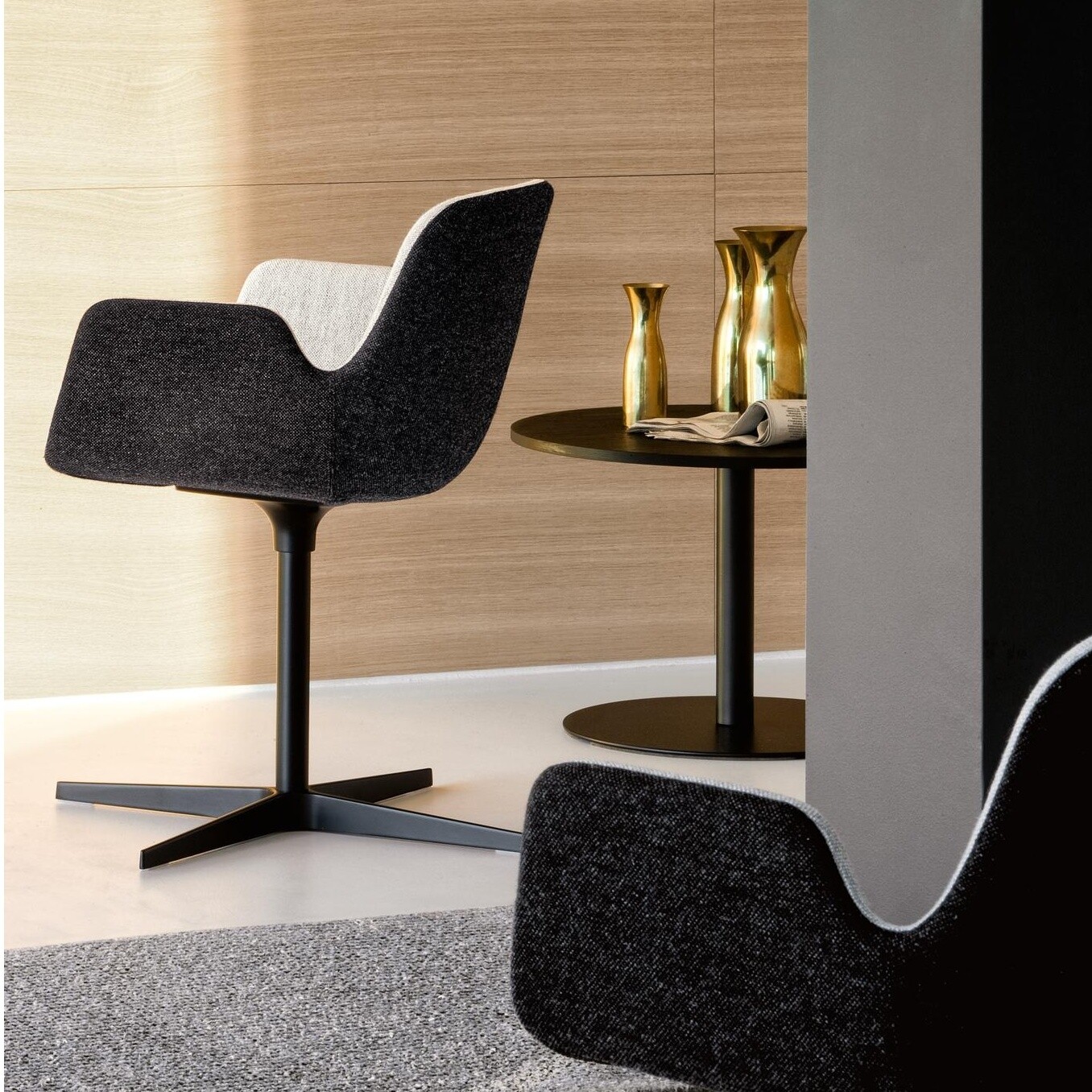 Pass S131 Swivel Chair with Armrest