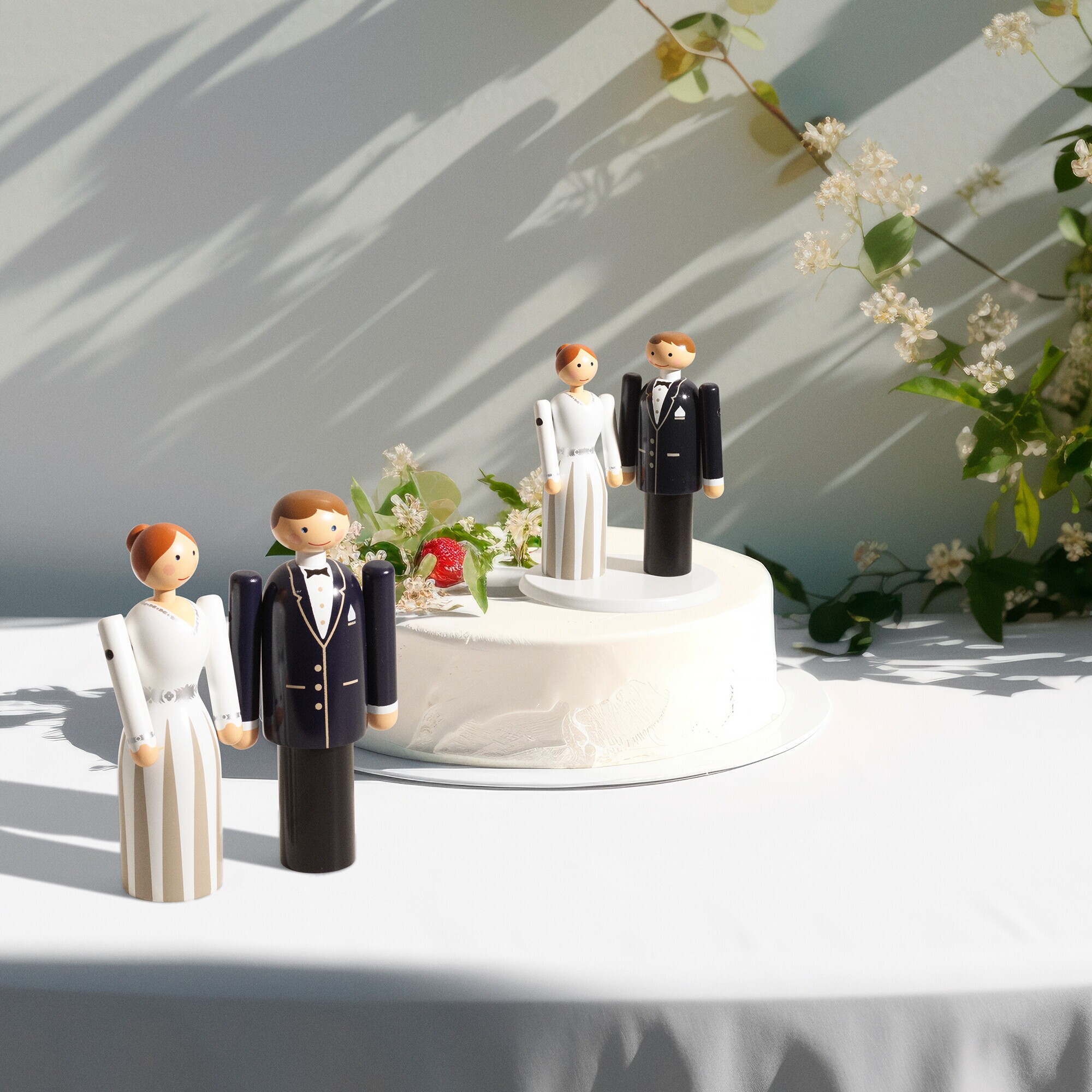 Wooden Figurine Bride & Groom