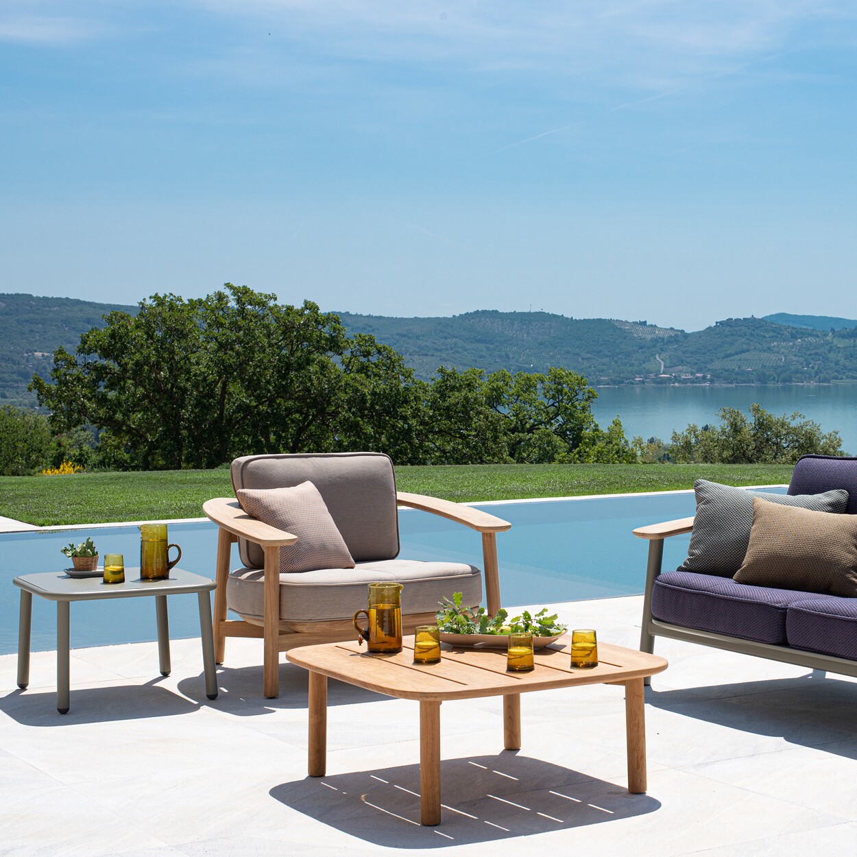 Twins Side Table Low 85x85cm