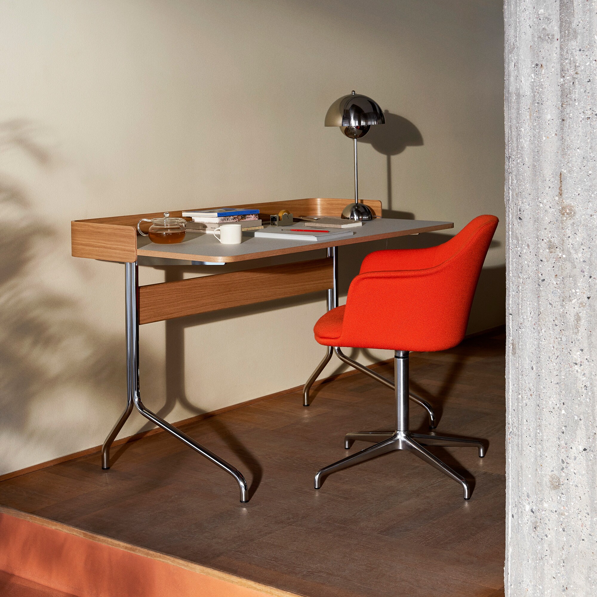 Pavilion AV17 Desk Frame Chrome