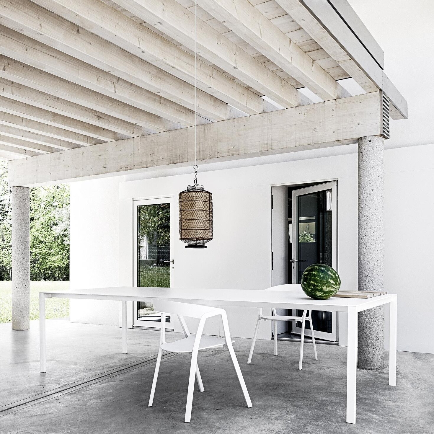 Thin-K Longo Aluminium Table