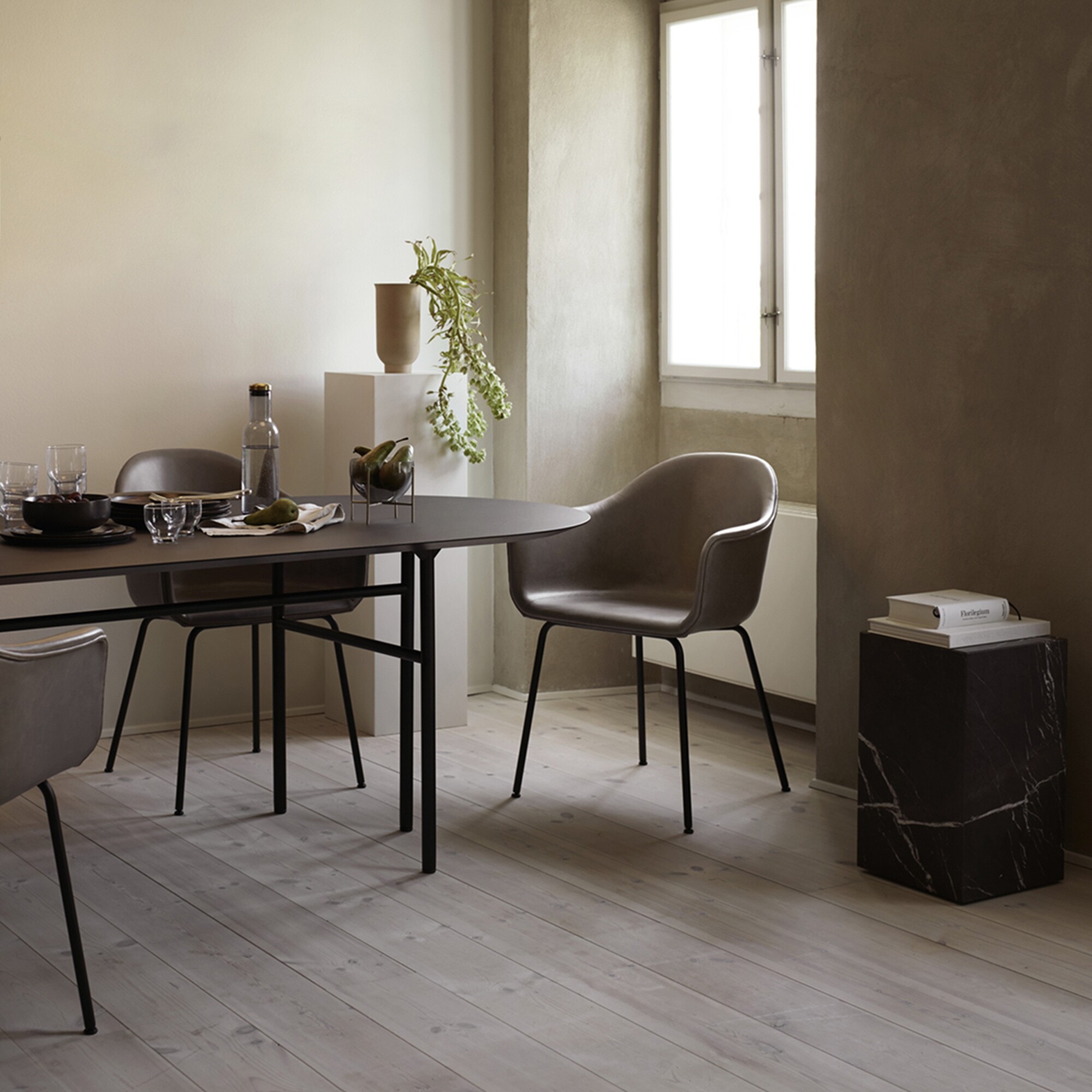 Snaregade Dining Table Oval