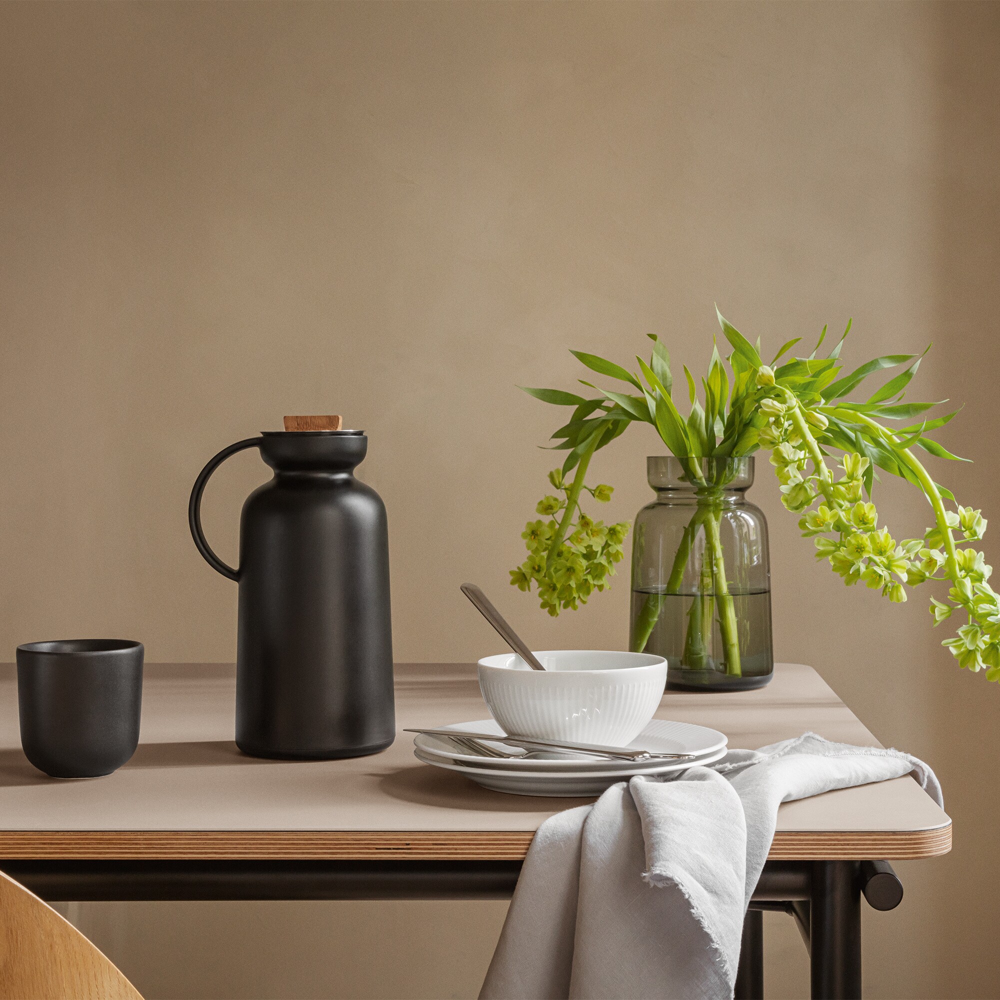 Silhouette Vaccum Jug 1L