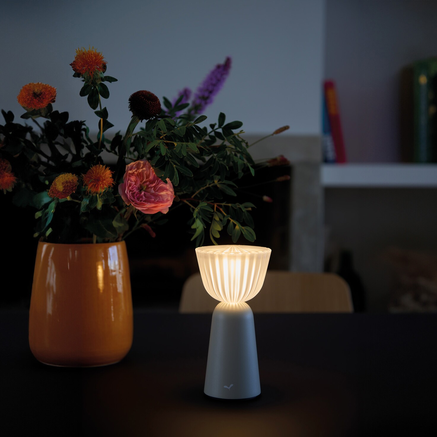 Swing LED Rechargeable Lamp