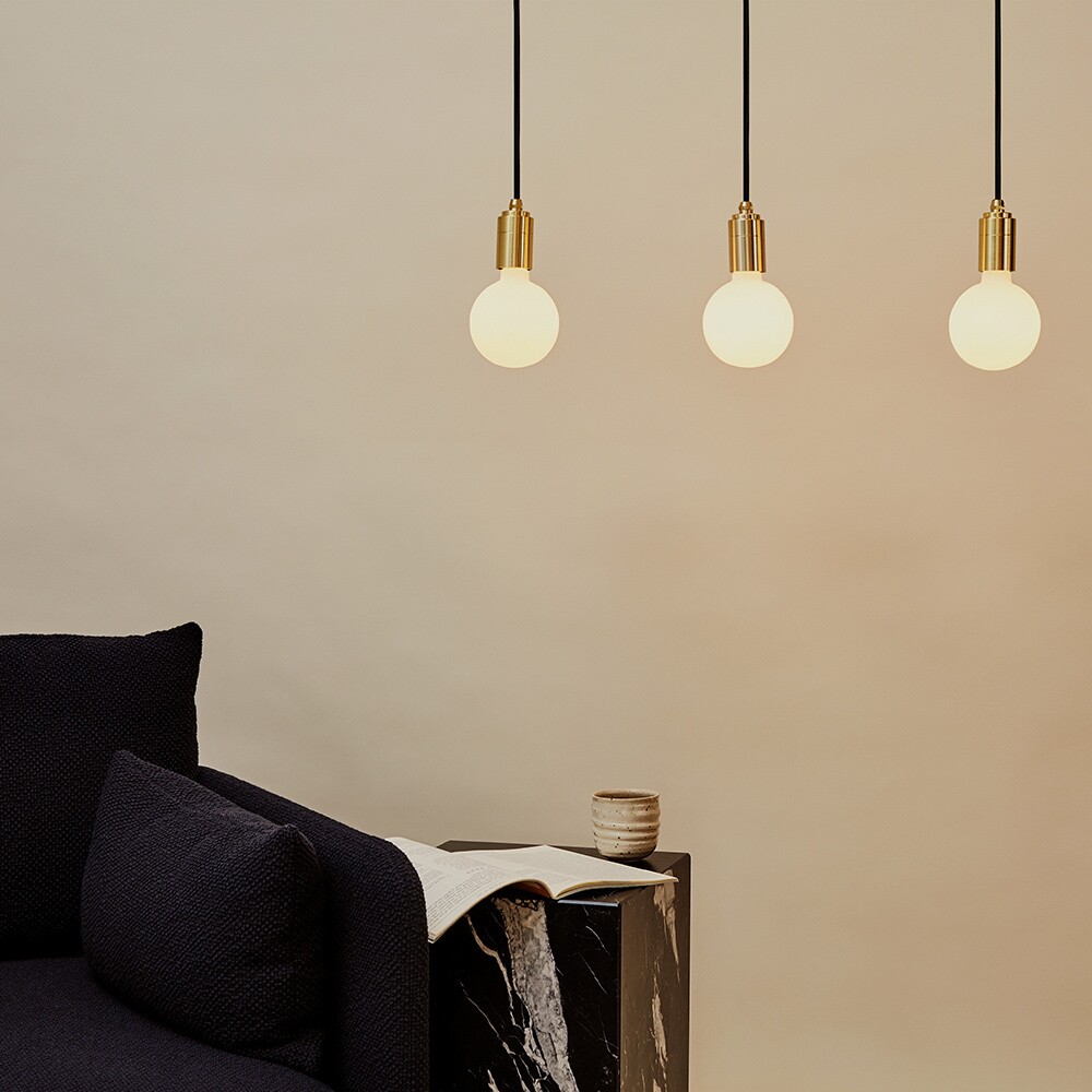 Sphere III LED E27 GLOBE 360° 7W =} 48W Dim To Warm